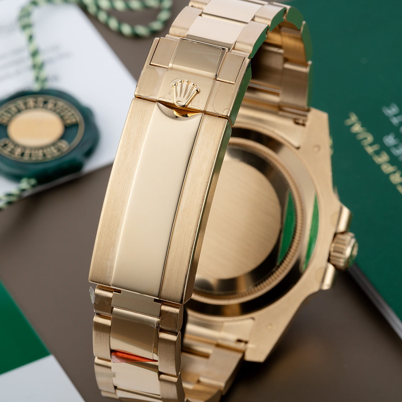 Rlx Perpetual Submariner Date 41mm Blue Dial Yellow Gold 126618LB