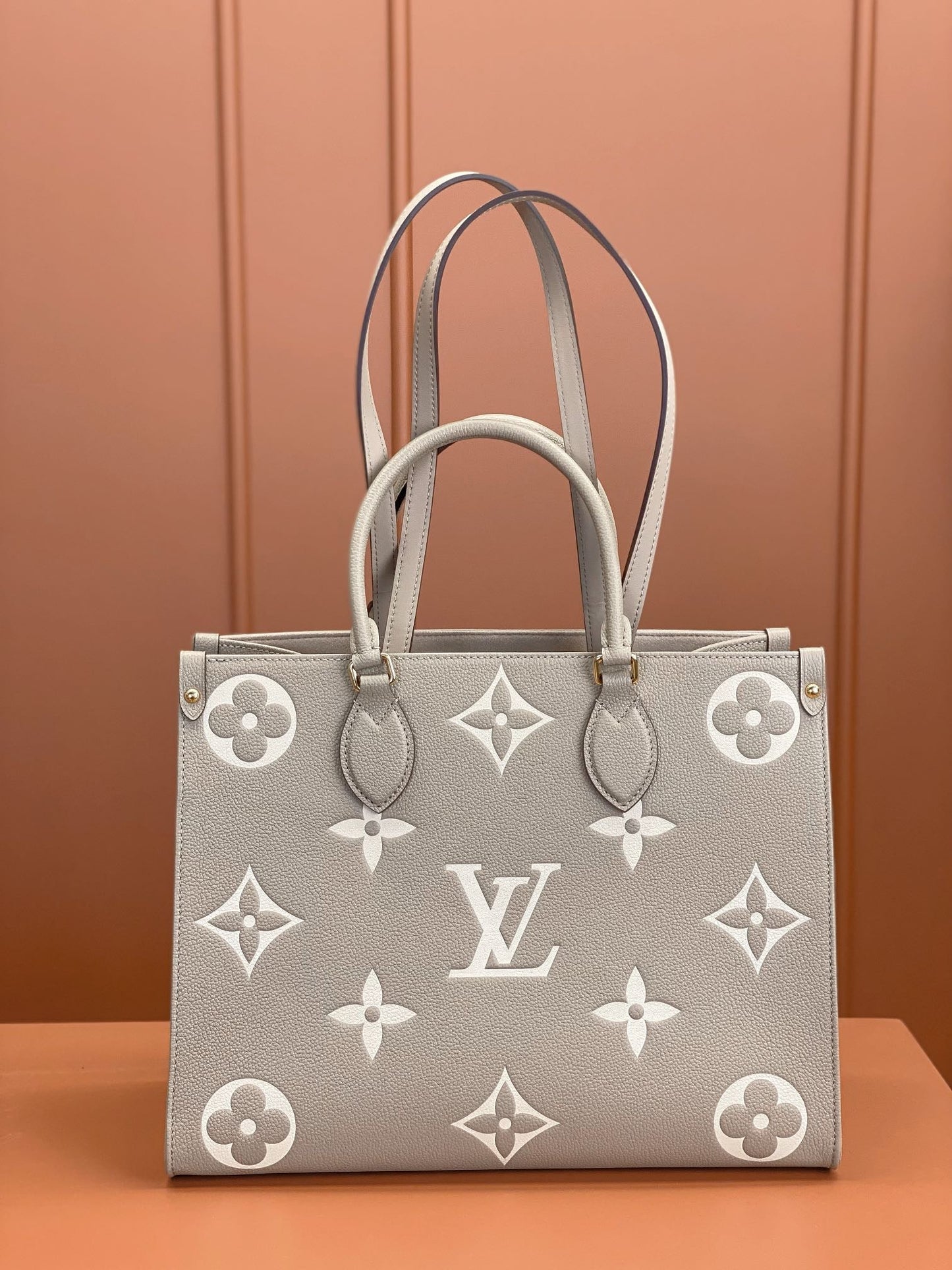 Louis Vuitton LV M45494 OnTheGo MM Bag 35x27x14cm Grey