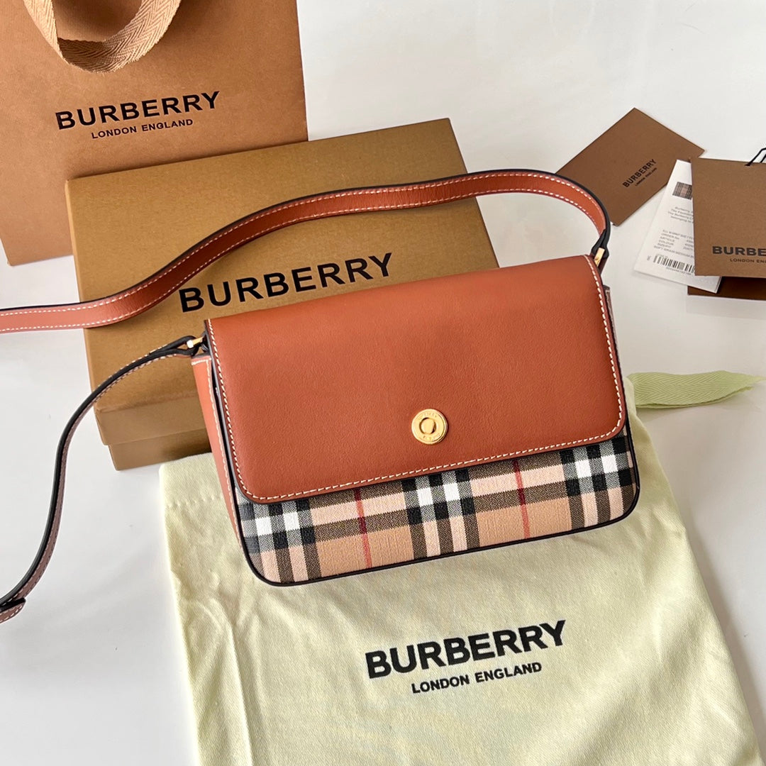 Burberry Hampshire Shoulder Bag 20x13.5x5cm brown