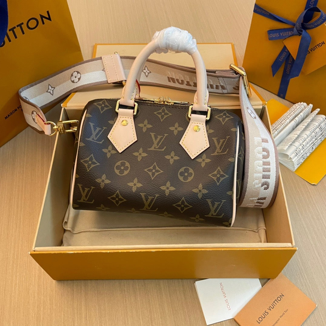 Louis Vuitton Speed 20 Monogram Handbag, 20.5*13.5*12 CM