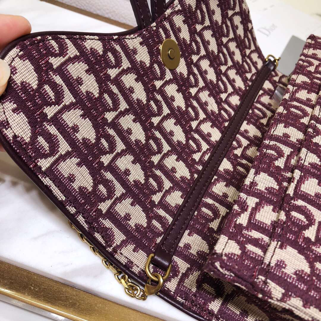 D Bordeaux Oblique Saddle Chain Clutch