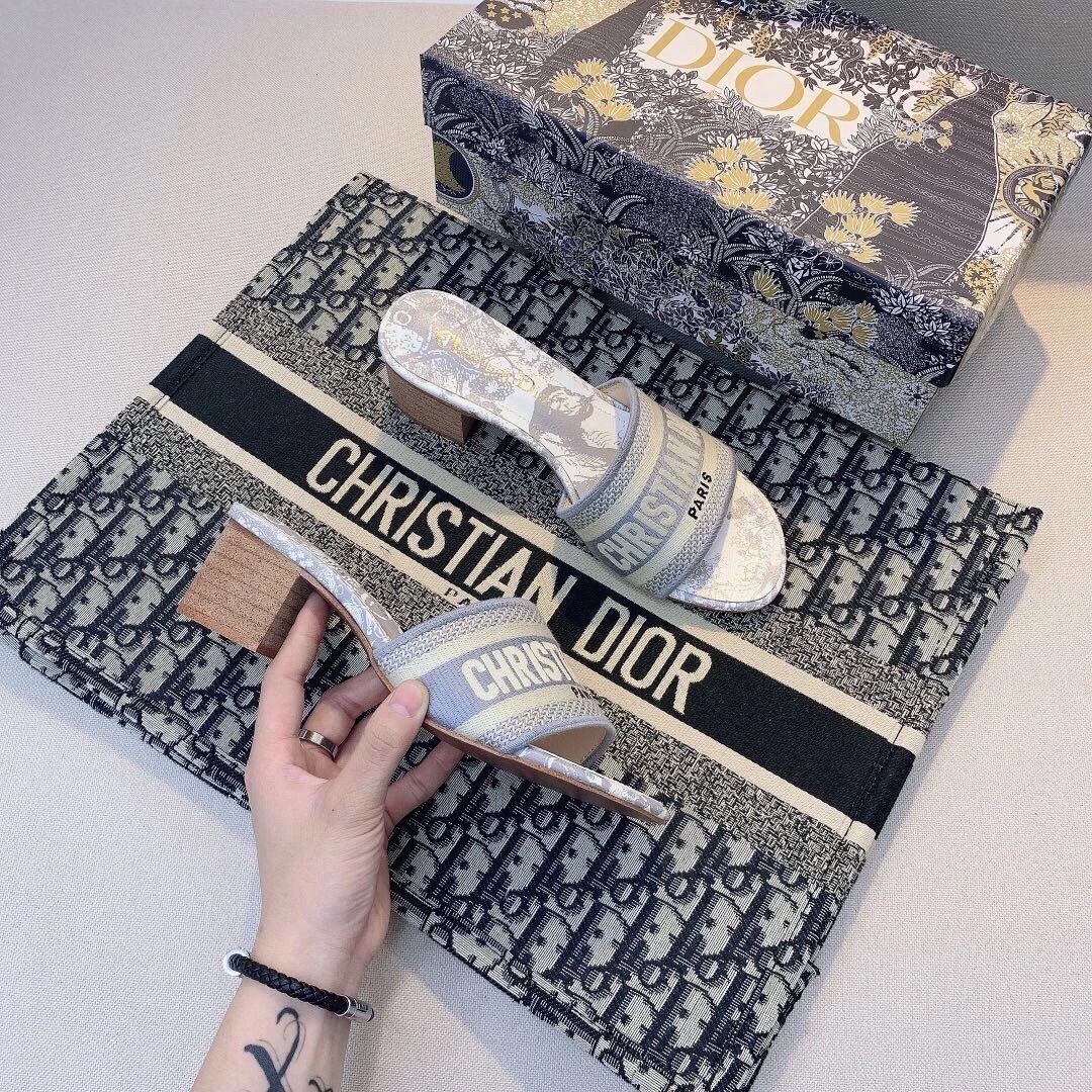 Embroidered Block Heel Slippers