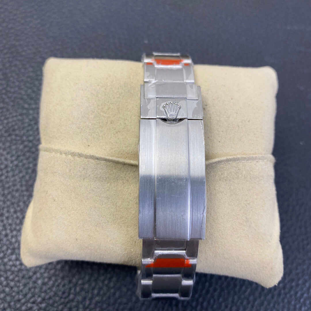 Blue Dial | RLX, Submariner Date Greenwich-Master II 116758