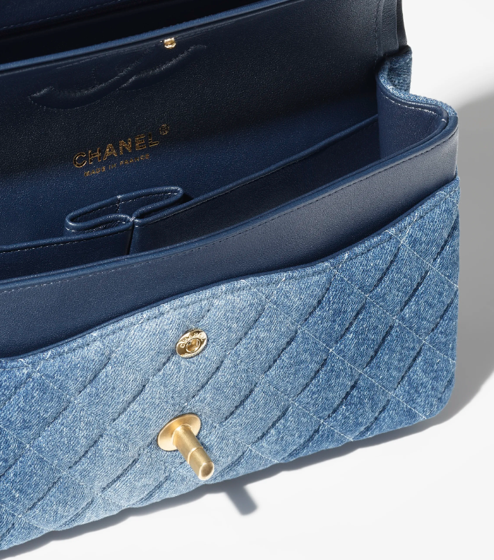 CC CLASSIC 11.12 HANDBAG Washed Denim & Gold-Tone Metal Blue size: 15.5 × 25.5 × 6.5 cm