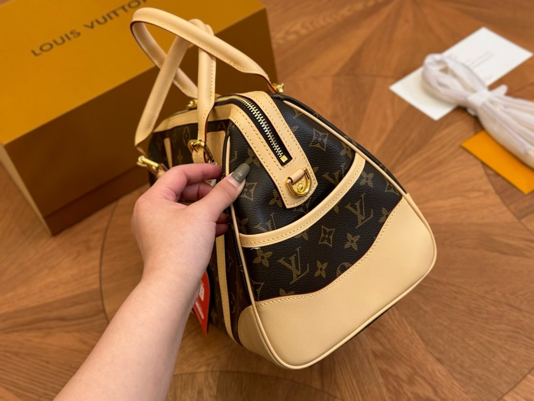 Louis new arrival speedy bag size: 32*23 cm