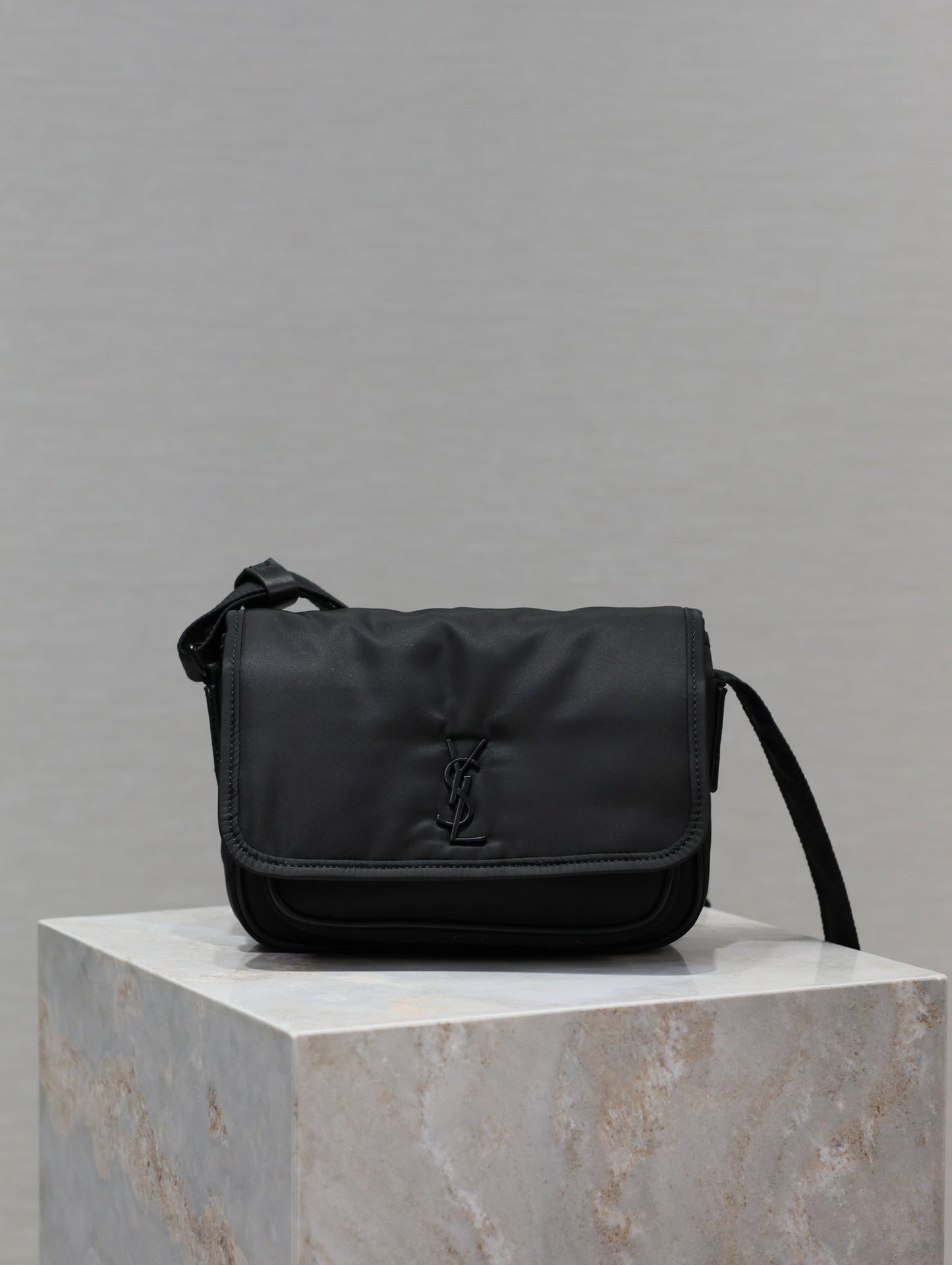 Saint Laurent Niki Messenger Bag 22×16.5×12cm