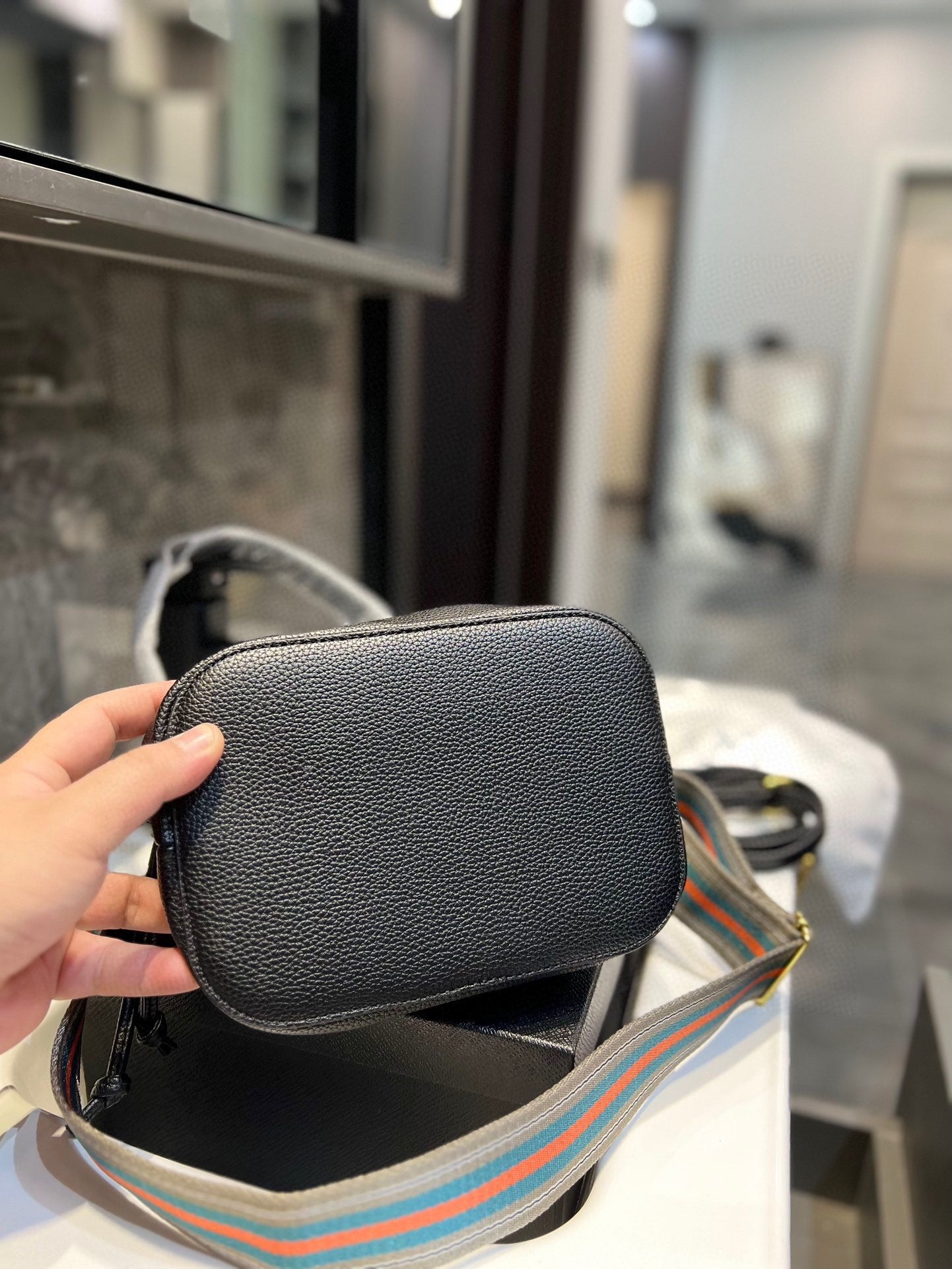 Pra new arrival bucket bag size : 25 * 21 cm