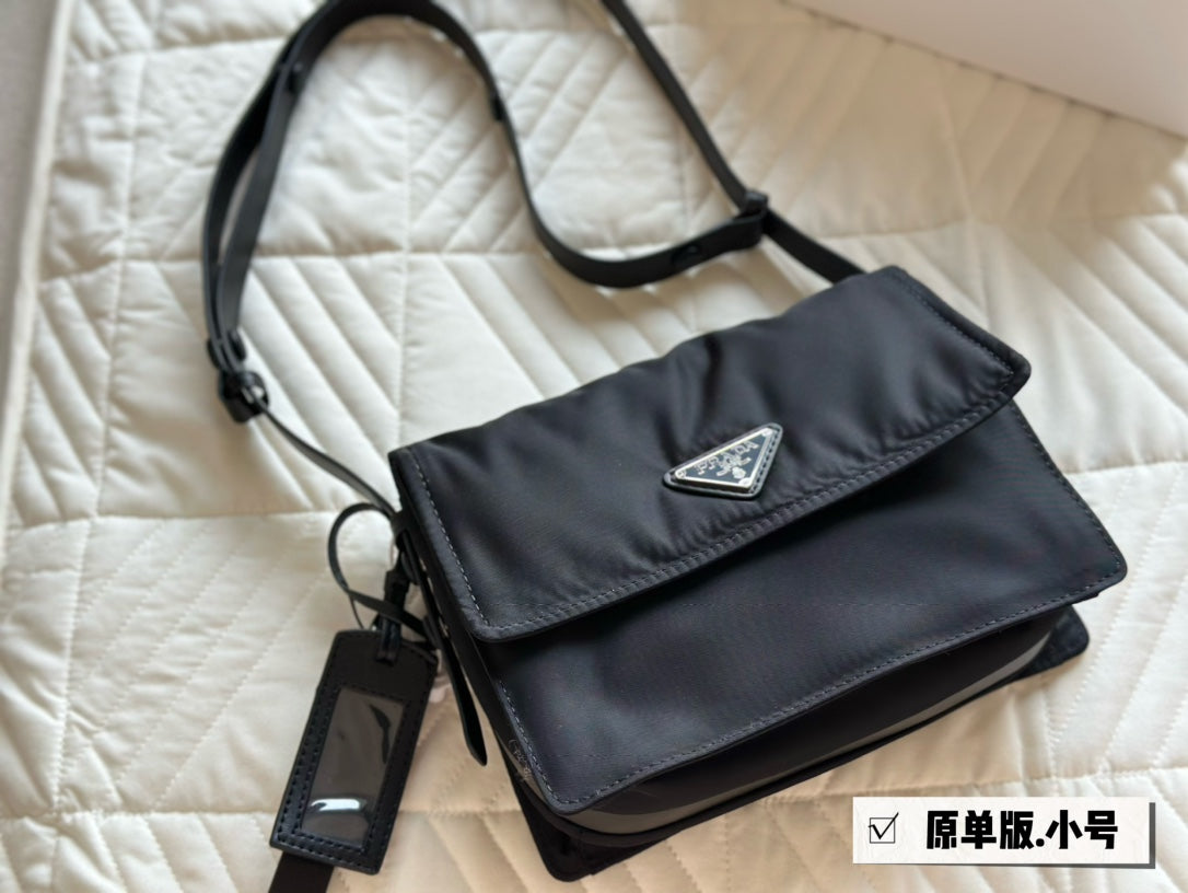 Pra invites x Cini Boeri bag