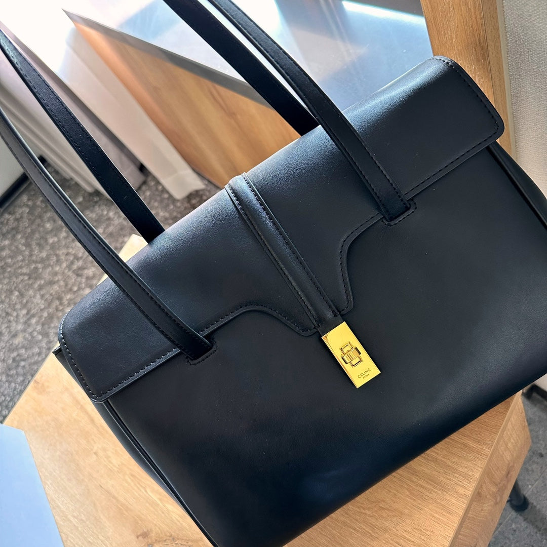 MEDIUM SOFT 16 BAG IN SMOOTH CALFSKIN TAN size: 33 * 25cm