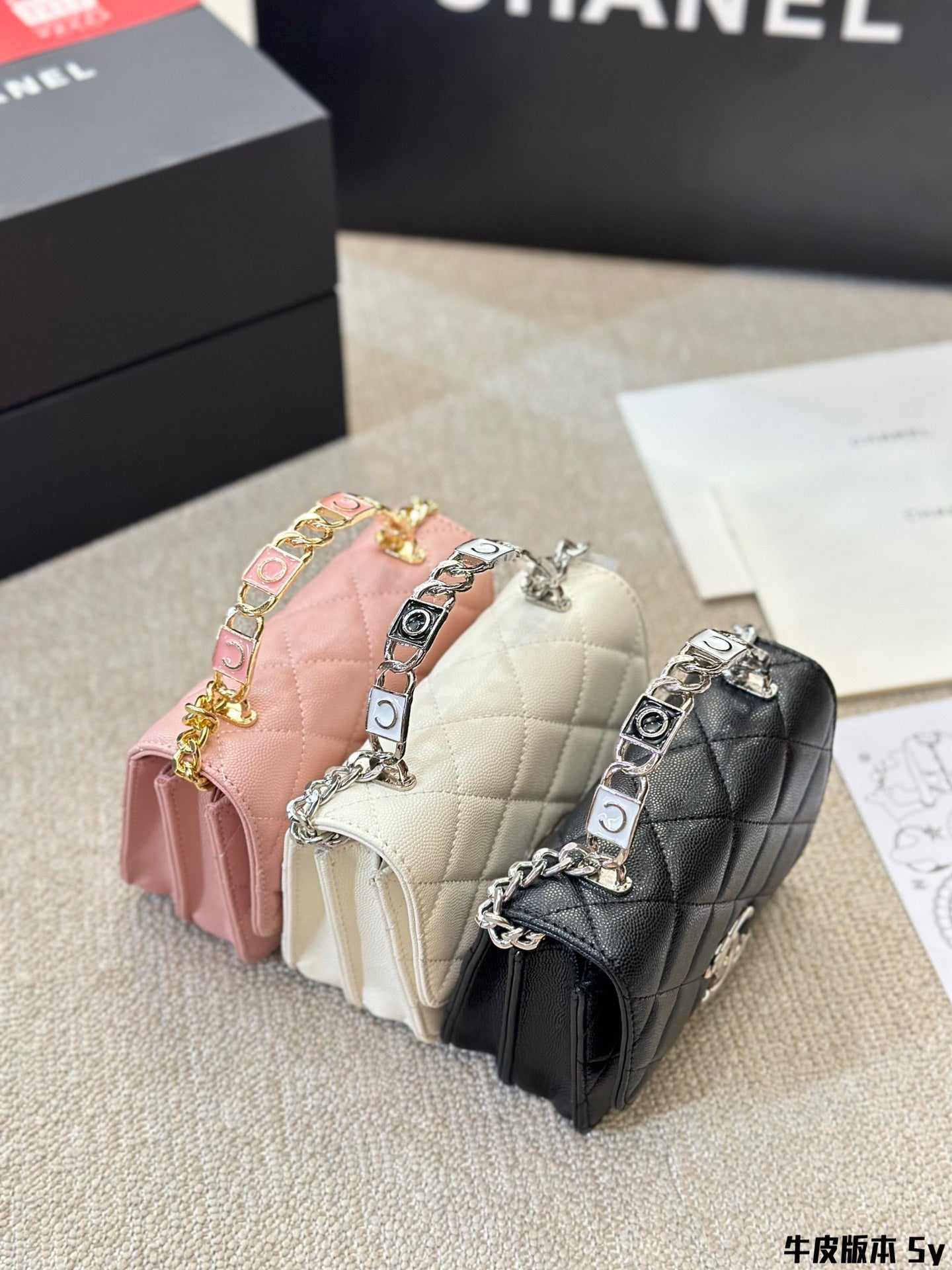 Cc new arrival handbag caviar leather size: 15 * 11cm