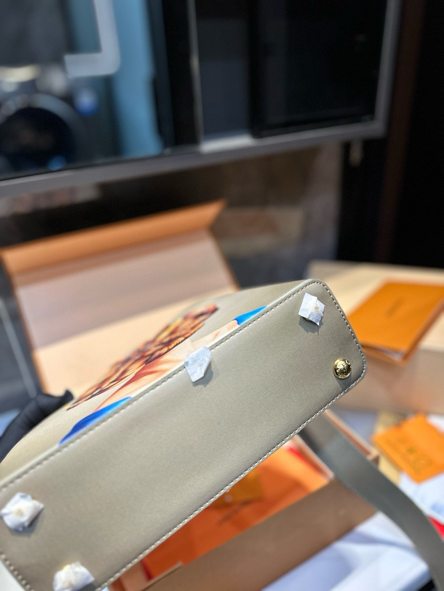 Louis new arrival women king Capucines monogram bag size: 27 cm