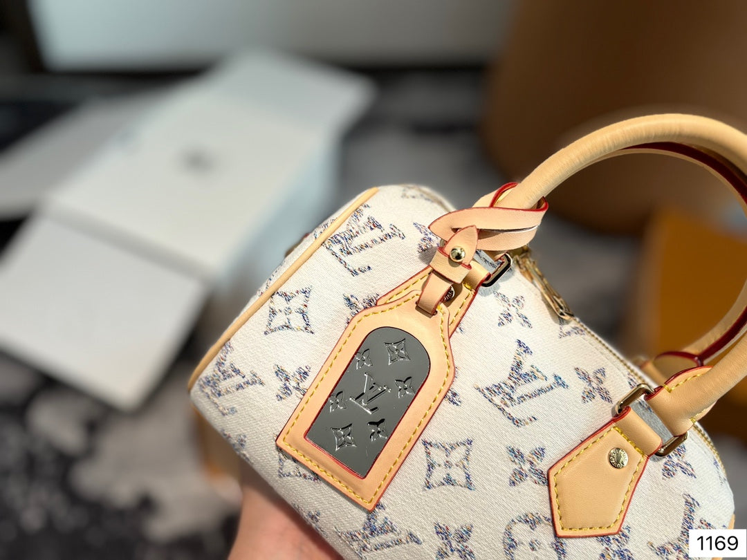 Louis new arrival speedy bag size; 20cm