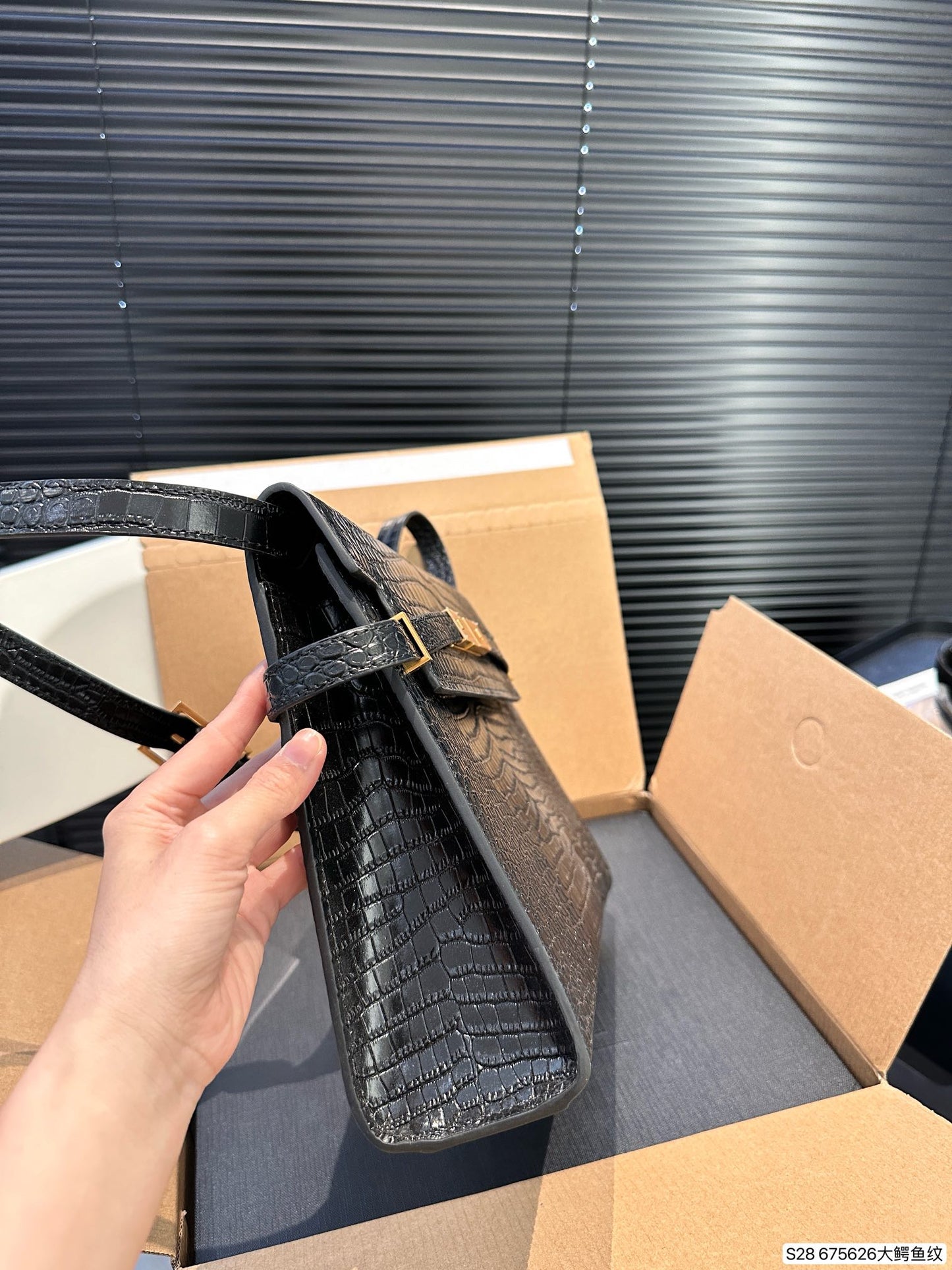 Y new arrival Manhattan bag size: 29 * 22 cm