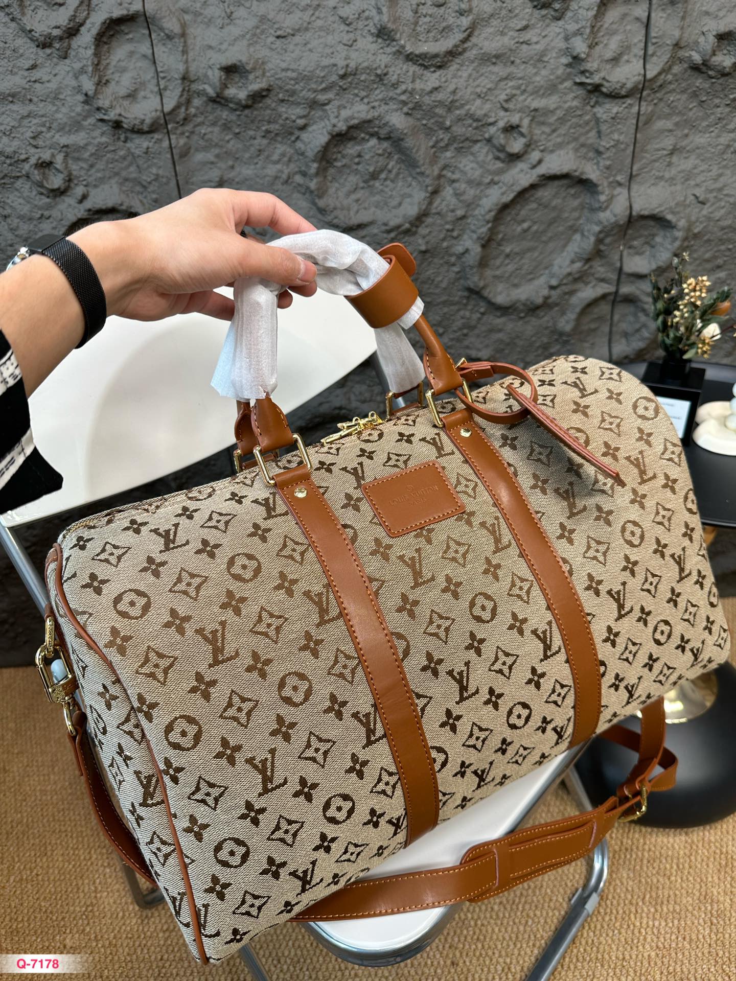 Louis new arrival traval bag size: 45*26cm