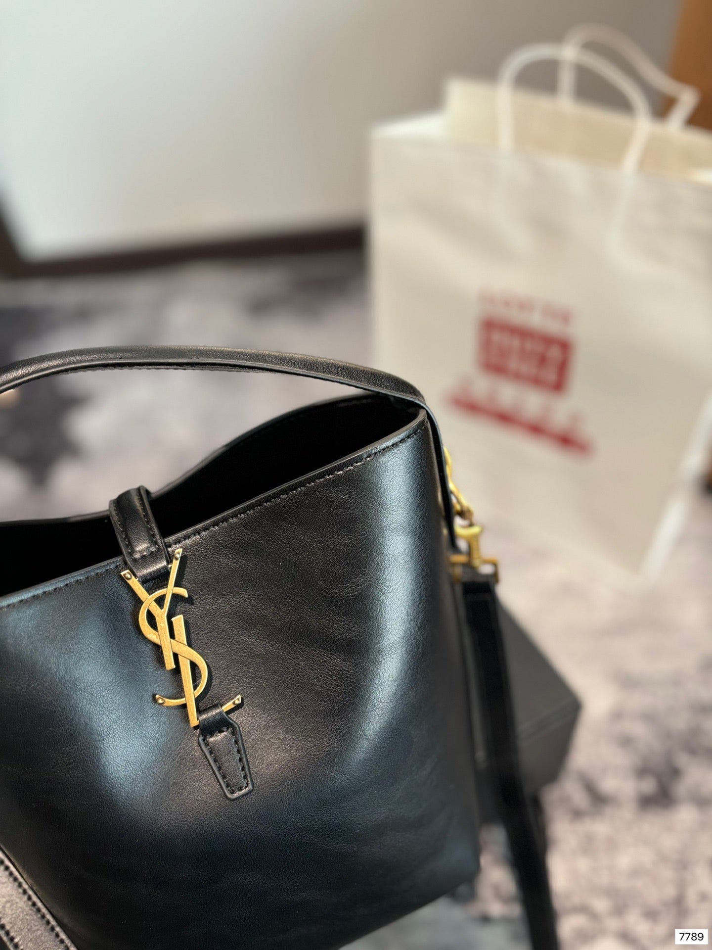 Y Le 37 Bucket small bag size: 16*19 cm