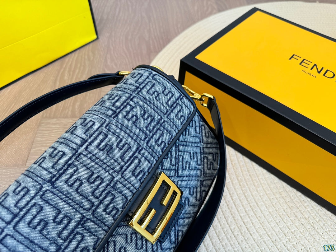 Fen new arrival bag size: 25 * 14 cm