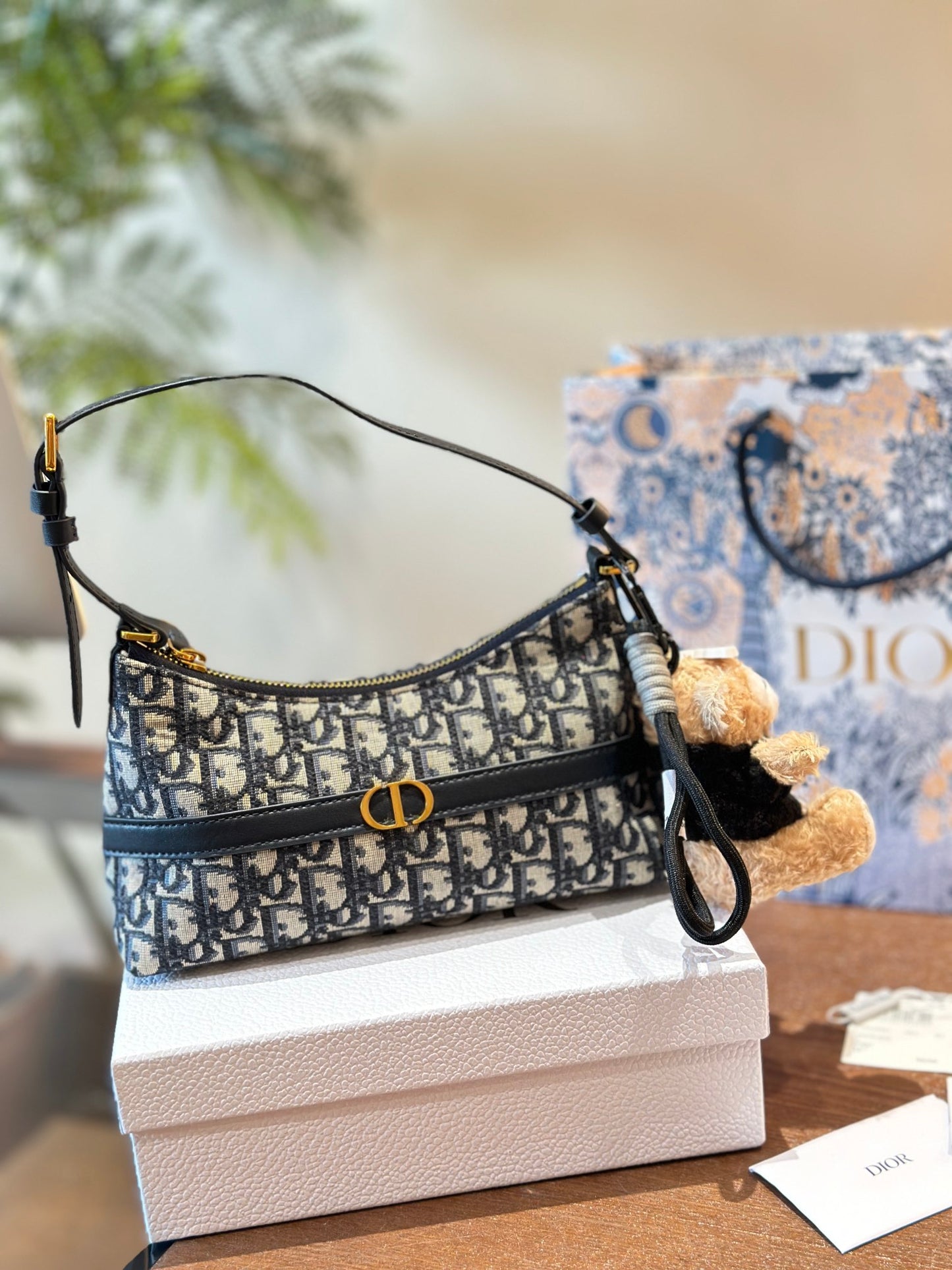 D 2025 new arrilval hobo bag size: 23 cm