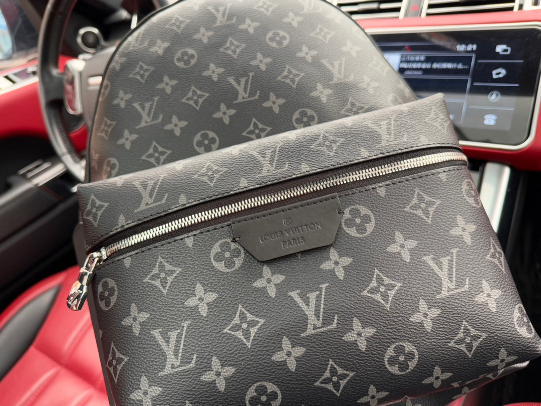 Louis new arrival Discovery men backpack bag size:31*41*17 cm