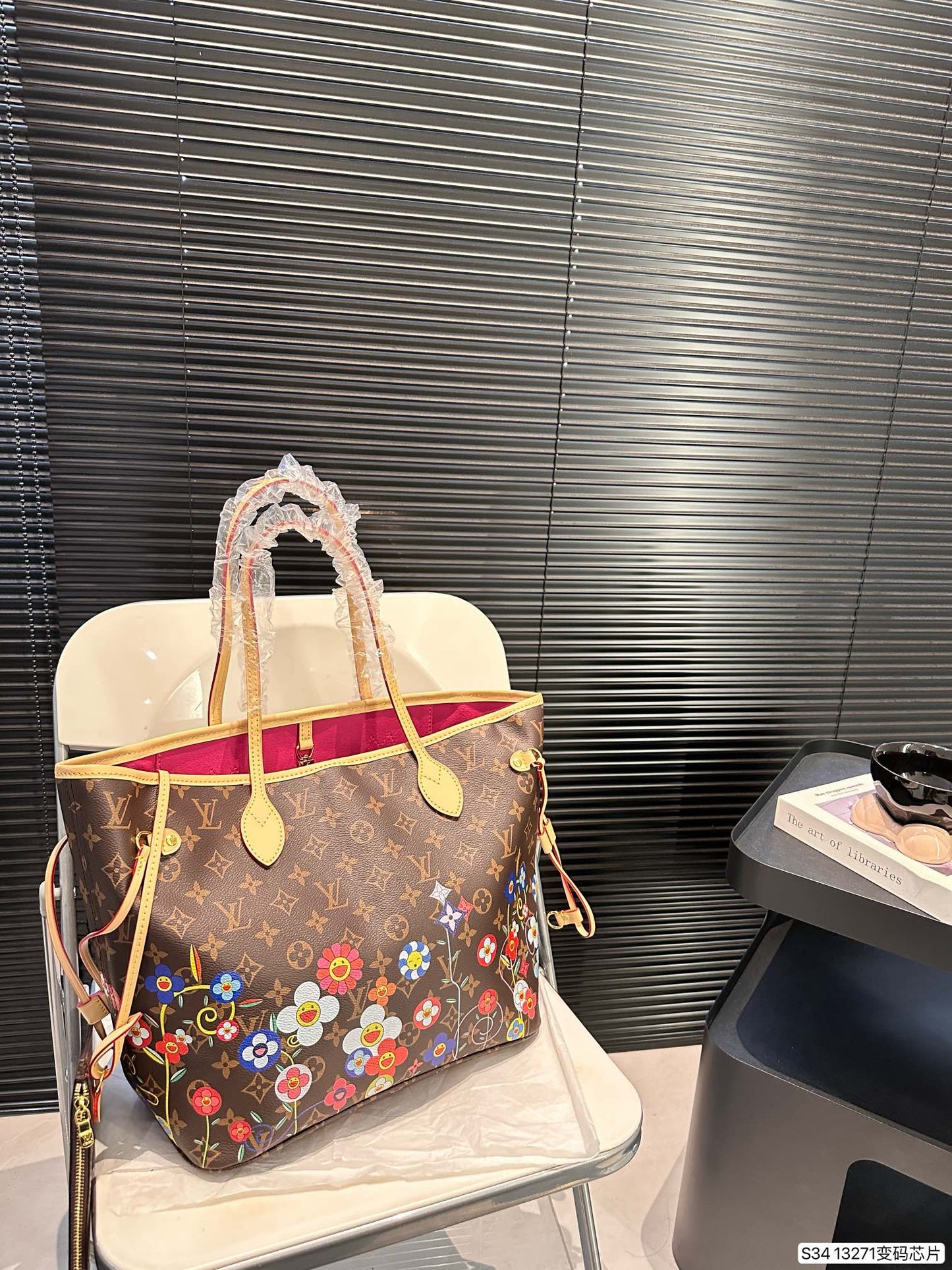 Louis new arrival tote bag size: 32*29 cm