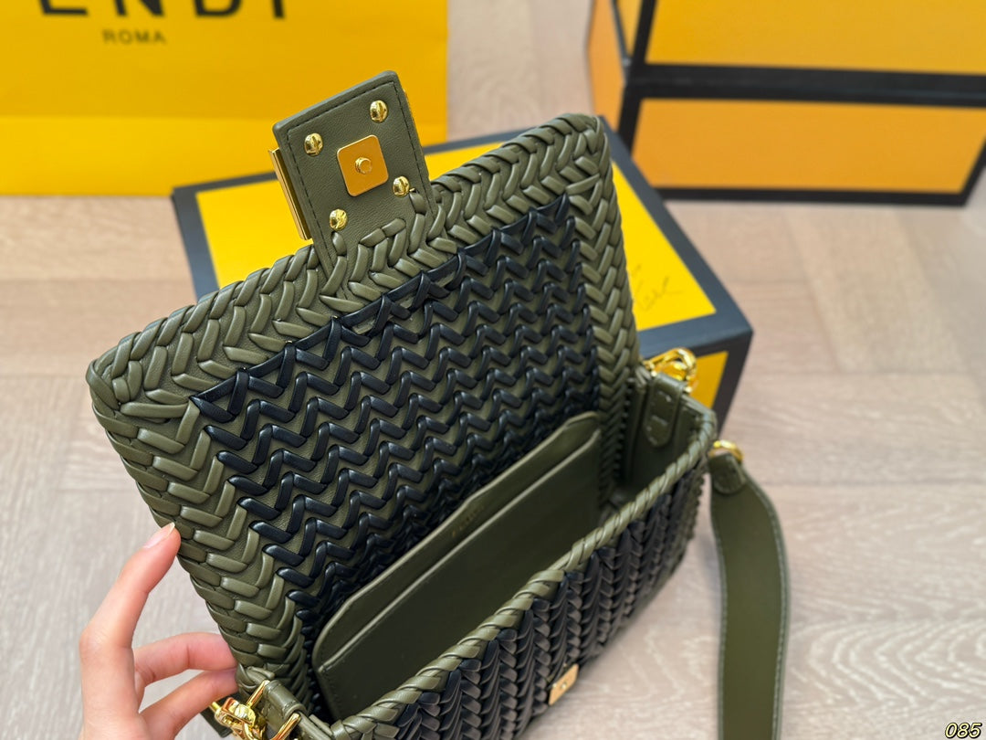 Fen new arrival Baguette bag size: 26 * 15 cm