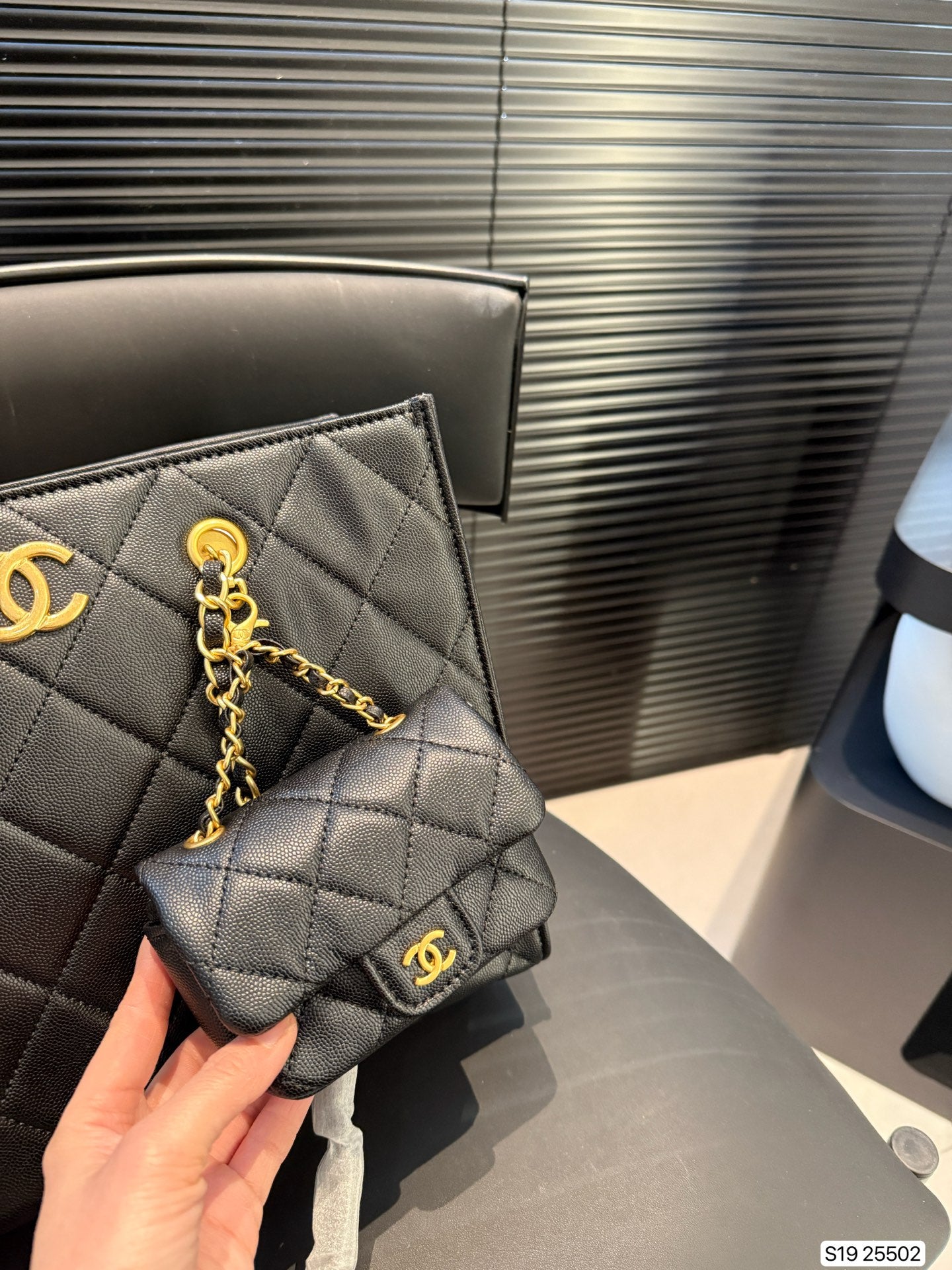 Cc new arrival tote bag size:30 * 24 cm