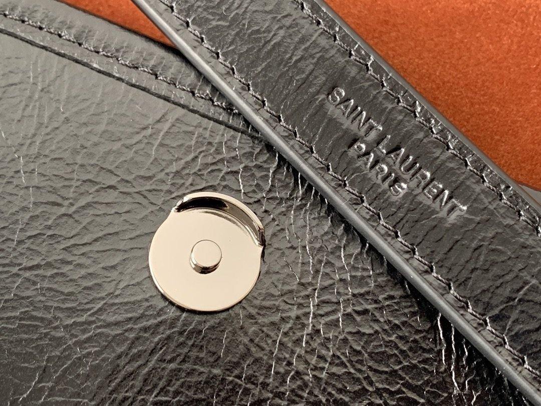 Y Niki Medium Vintage Leather Bag