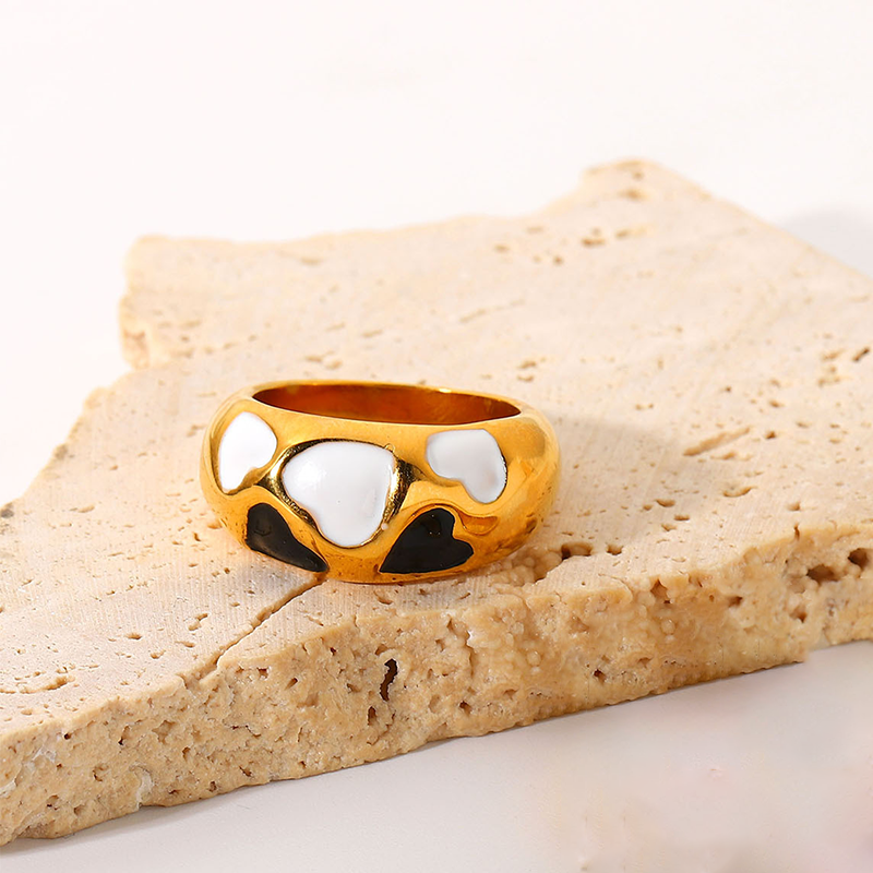 ‘Happy In Love’ Black & White Heart Ring