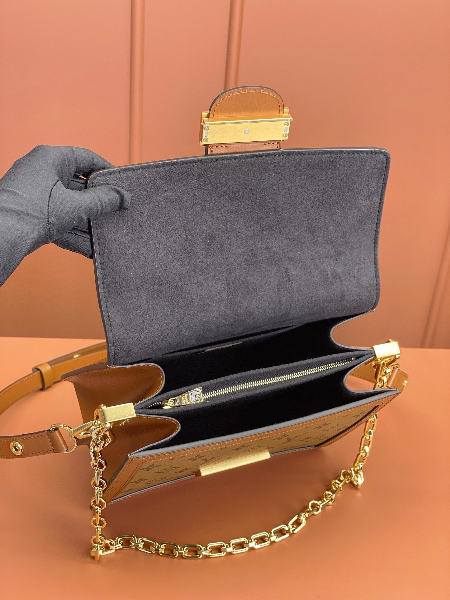 Louis Vuitton Dauphine Crossbody Bag M45958, 25x17x10.5cm