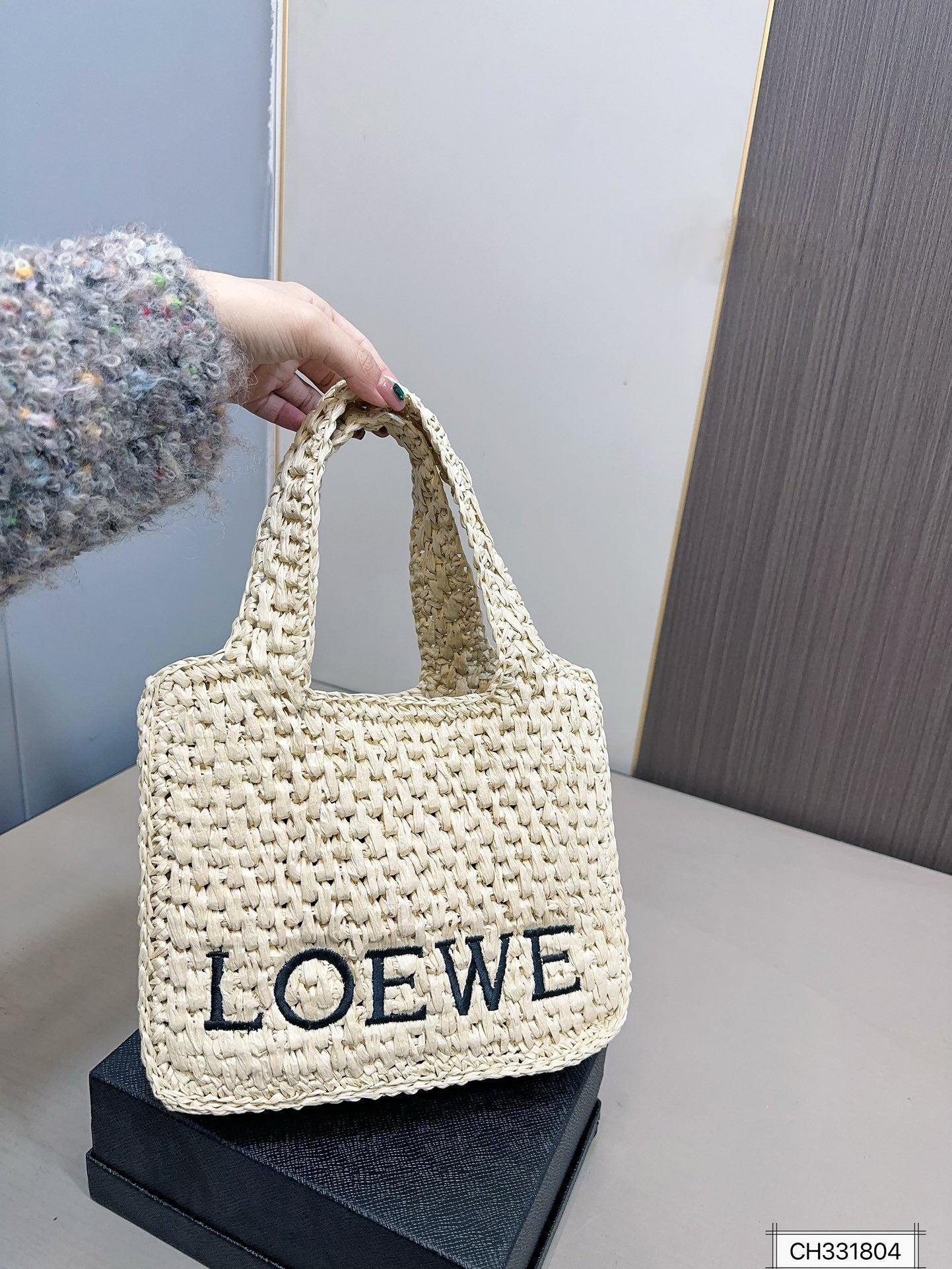 LOEWE Trend Straw Tote Bag 24x19cm
