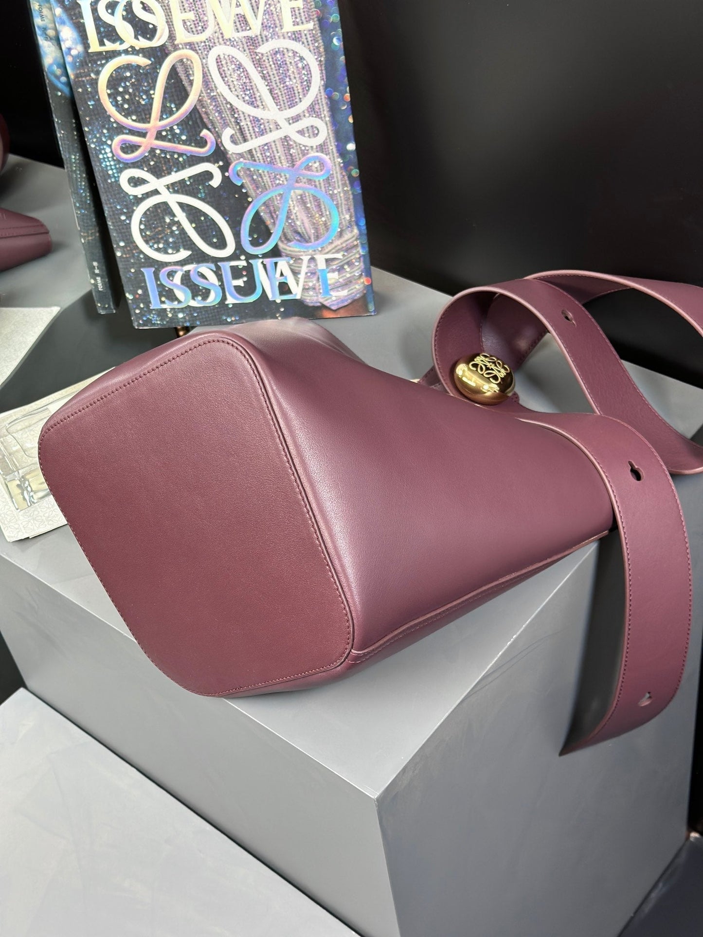 LOEWE 24SS Pebble Bucket Tote Bag, 24.5*23.5*28cm