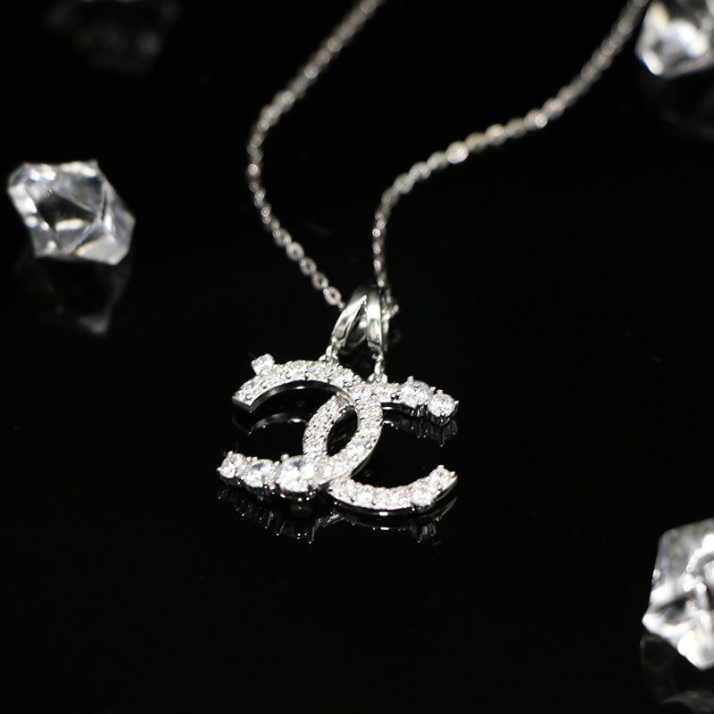 Double C necklace with diamond