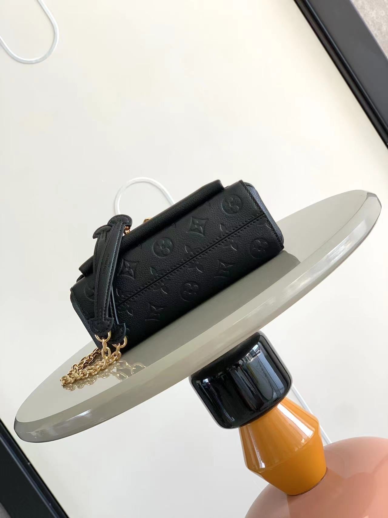 Louis Vuitton LV vavin bb M44550 Bag 21x15x8cm