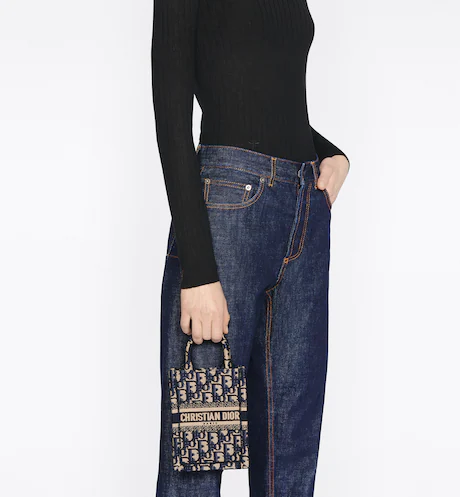 MINI D BOOK TOTE PHONE BAG Blue D Oblique Embroidery (13 x 18 x 5 cm)