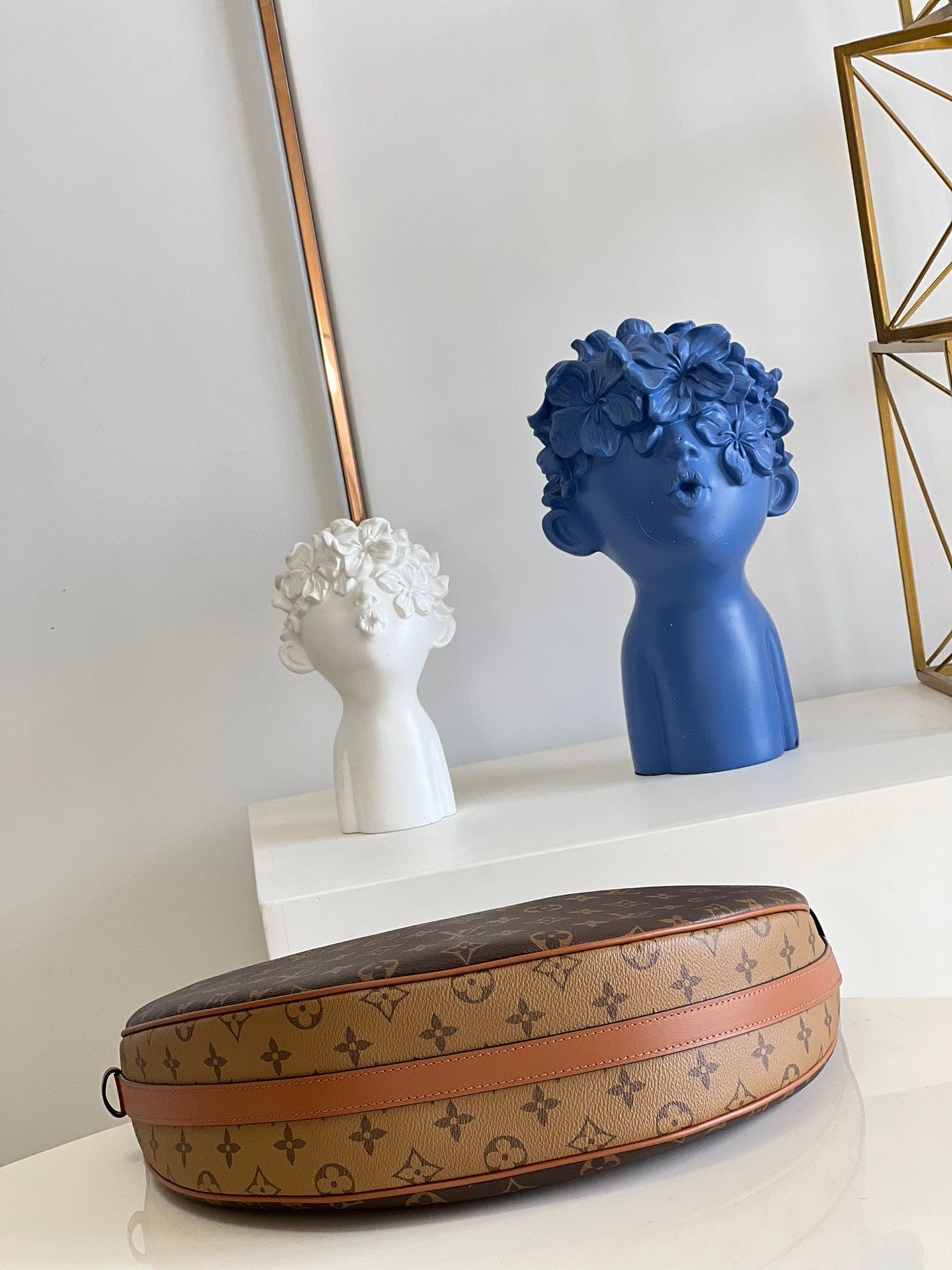 Louis Vuitton Loop Shoulderbag M46311, 38×30×10cm