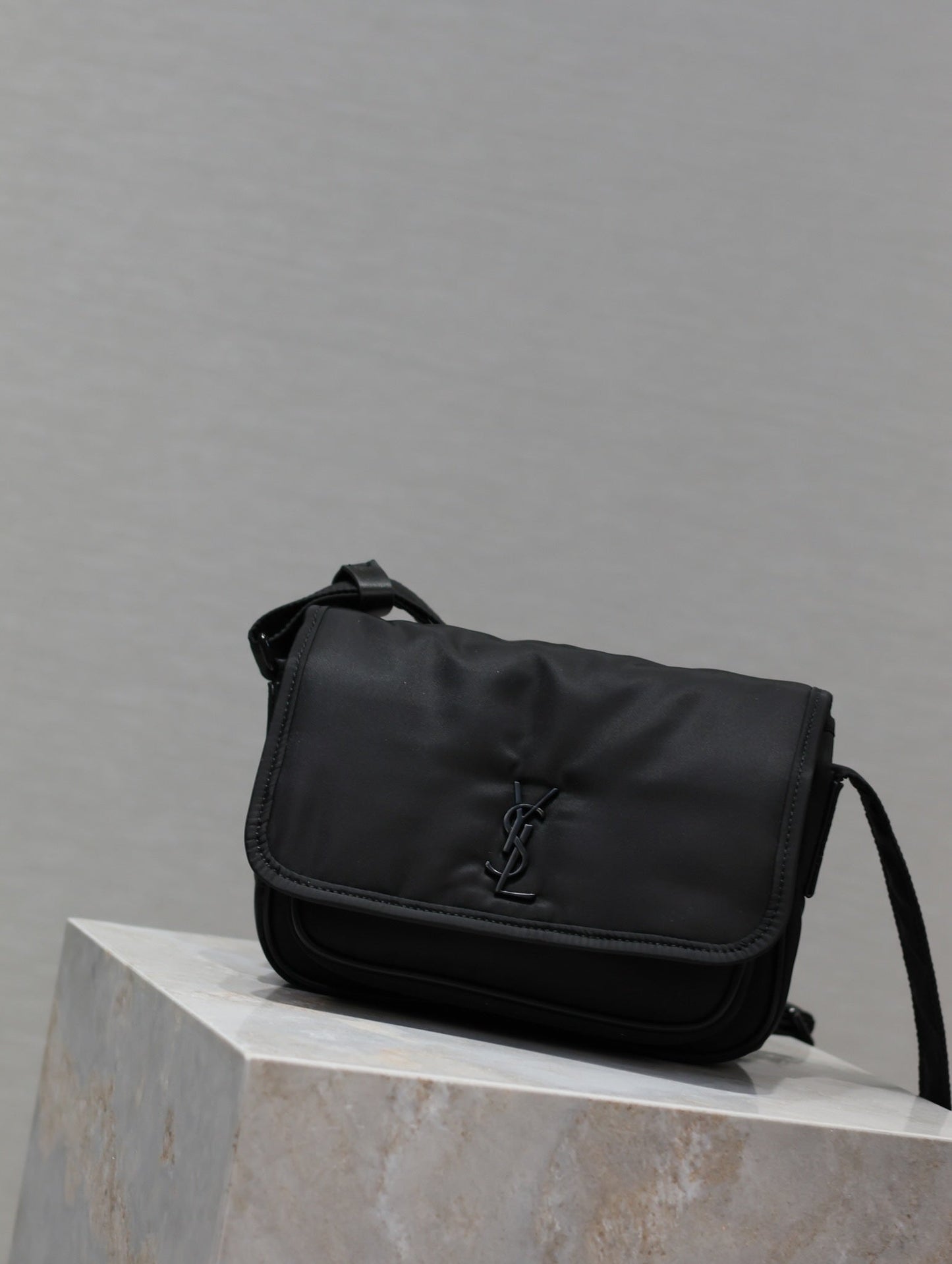 Saint Laurent Niki Messenger Bag 22×16.5×12cm