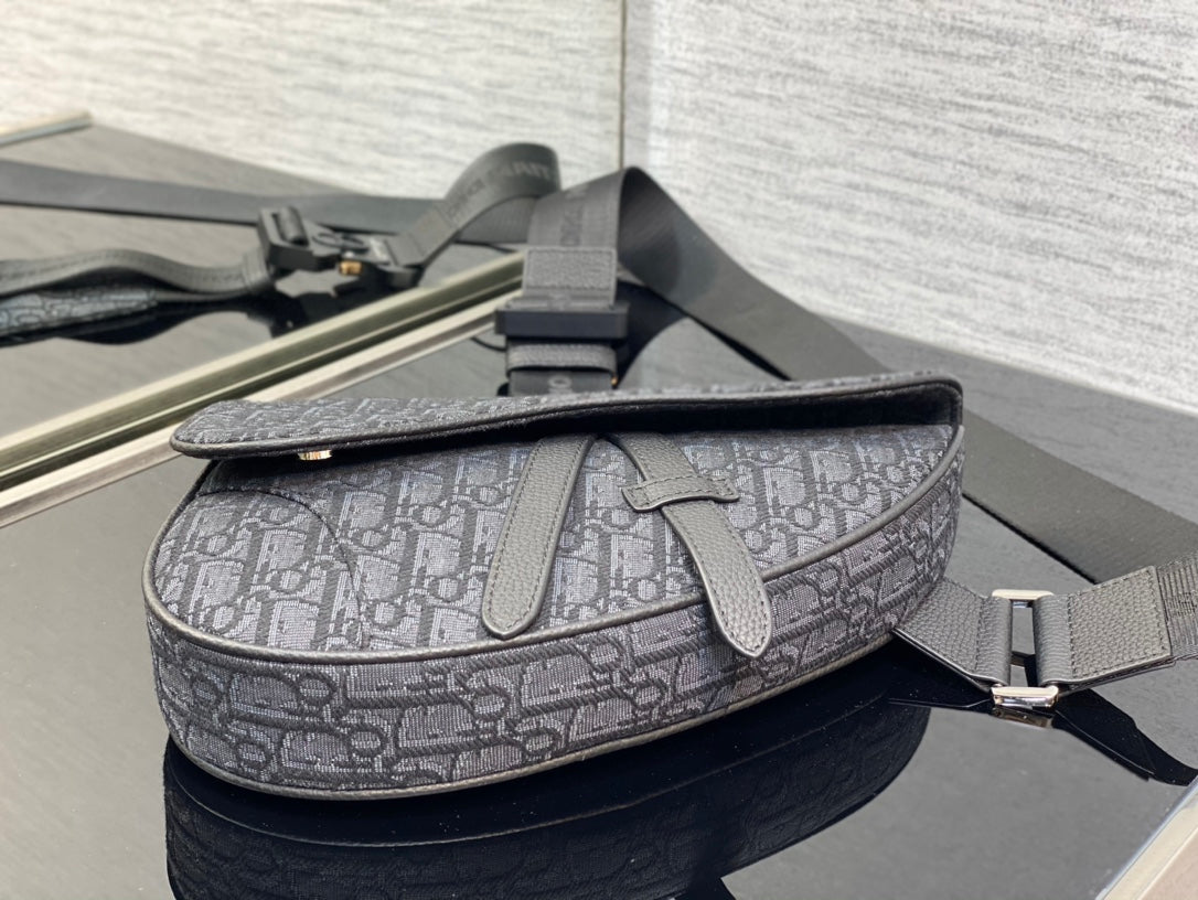 Dior Saddle Crossbody Bag Black 26x19x4.5cm