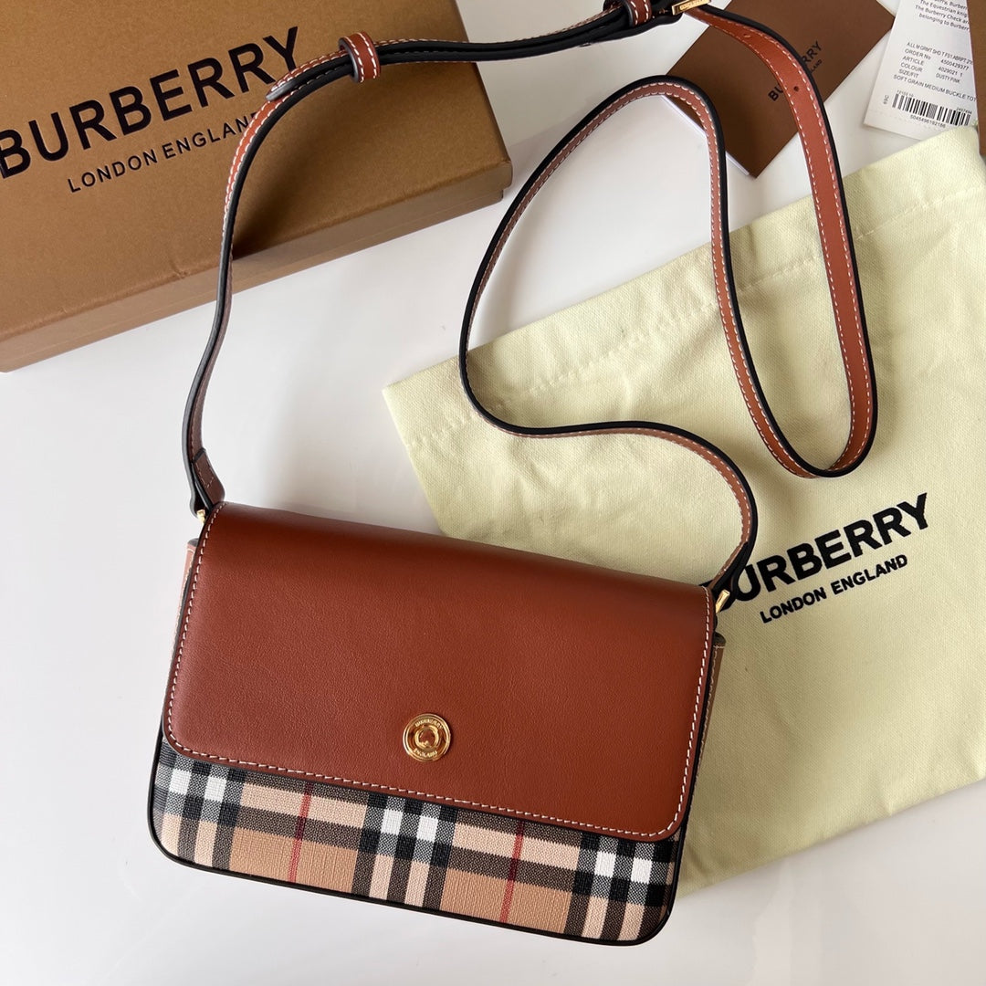 Burberry Hampshire Shoulder Bag 20x13.5x5cm brown