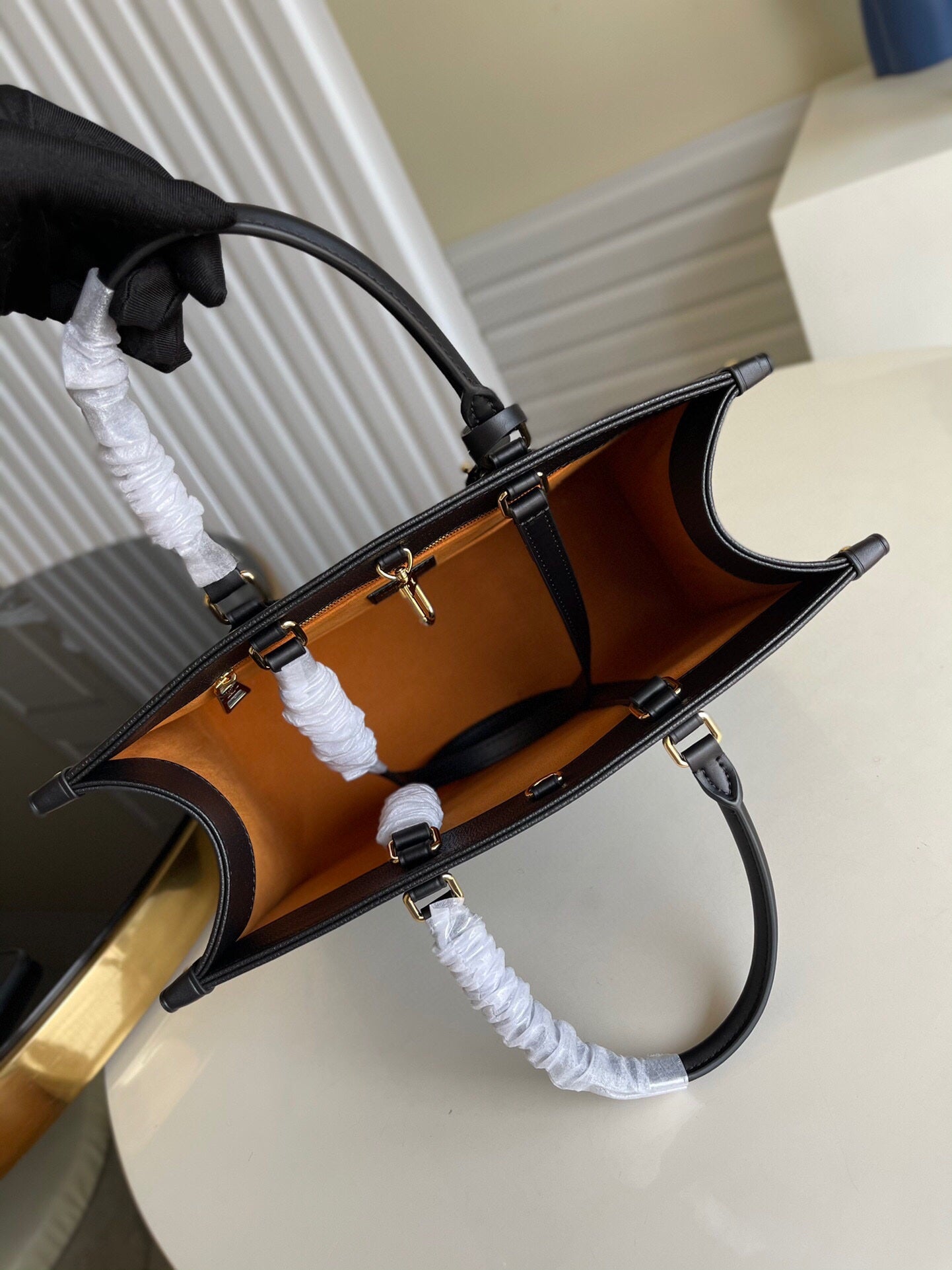 Louis Vuitton On The Go Tote MM Black M45595