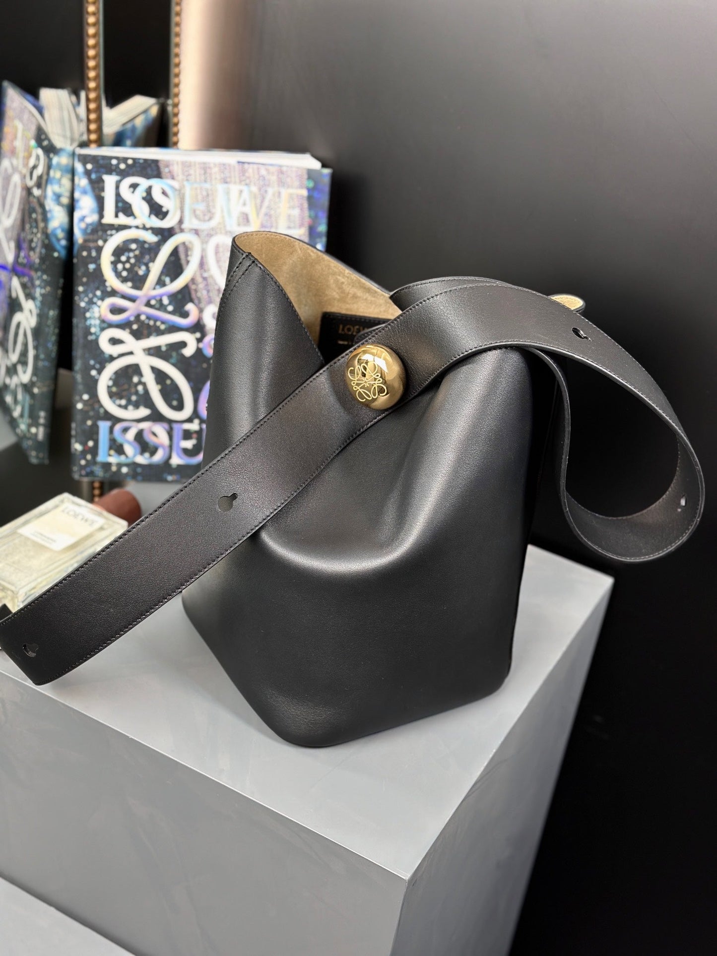 LOEWE 24SS Pebble Bucket Tote Bag, 24.5*23.5*28cm