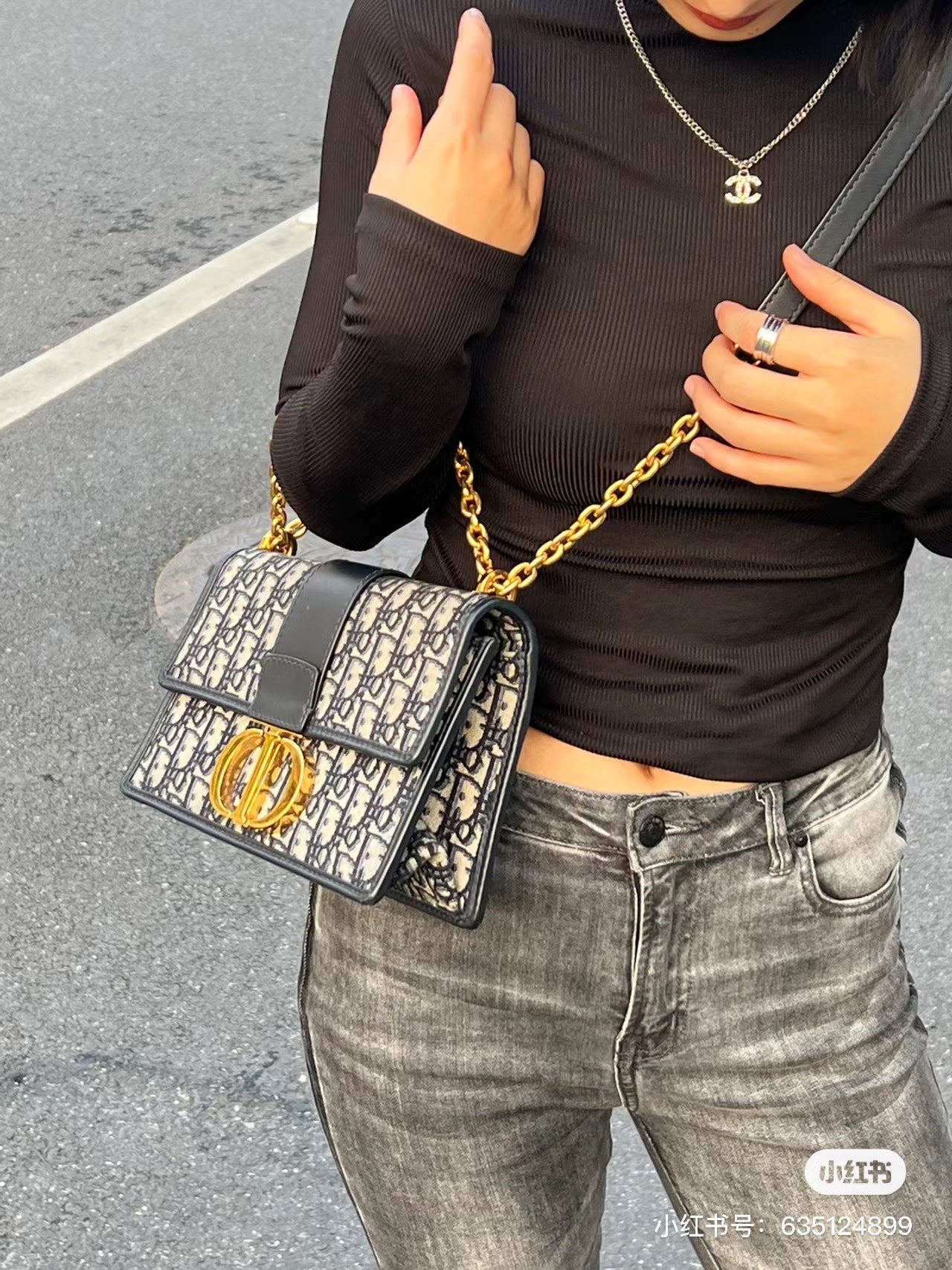 Dior Oblique 30 Montaigne HZ579208 Crossbody Bag, 25 x 16.6 x 8 CM