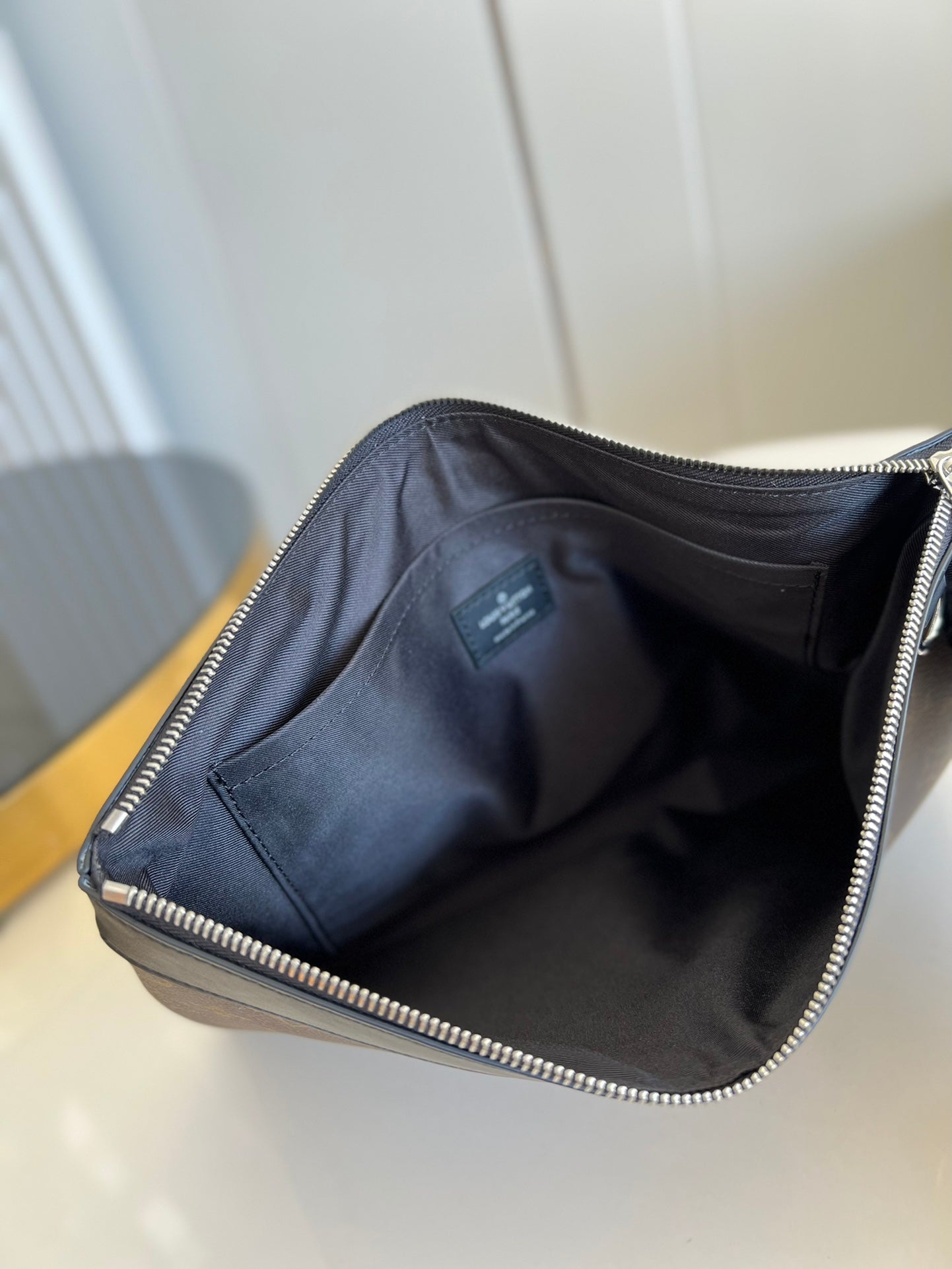 Louis Vuitton Classic Print Bag M62291 Brown, 34 x 25 x 2 CM