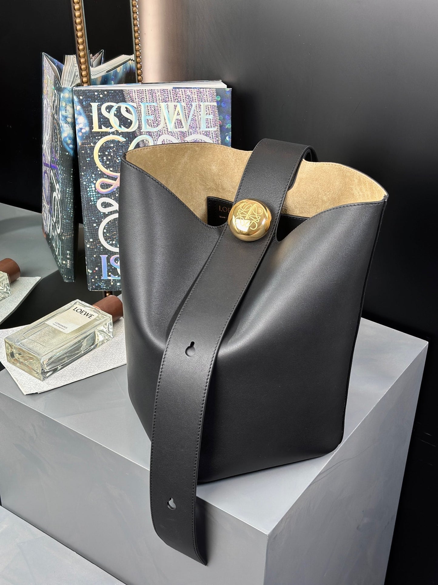 LOEWE 24SS Pebble Bucket Tote Bag, 24.5*23.5*28cm