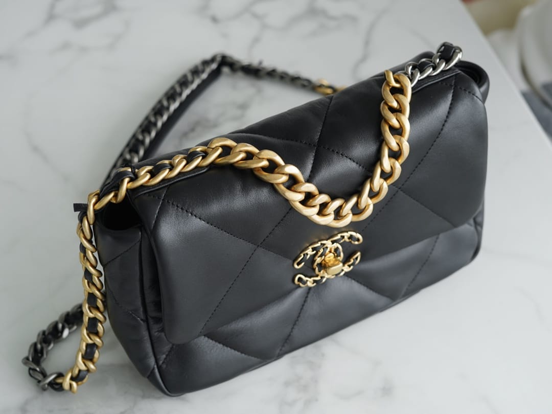 CHANEL 19BAG AS1160 Black Gold Buckle Bag Small 26CM