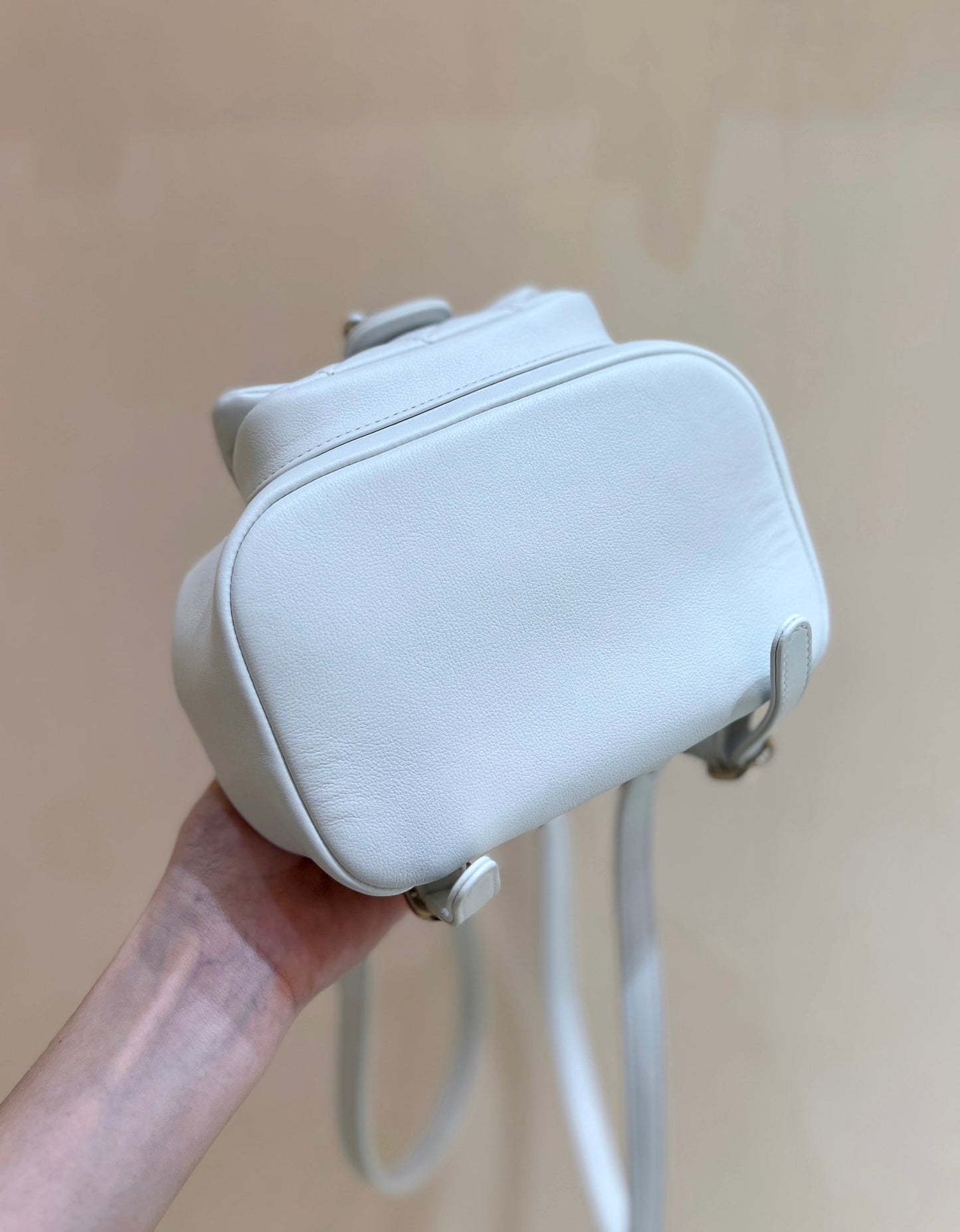 Chanel 22A Duma Backpack Bag 18.5x18x12cm white