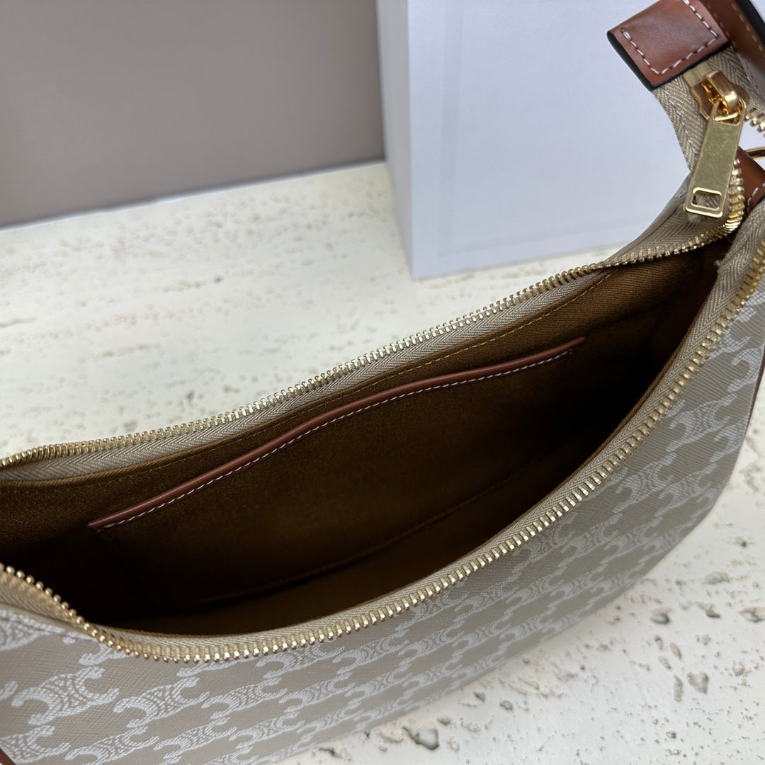 Celine AvaTriomphe Handbag, 23 X 14 X 7 CM