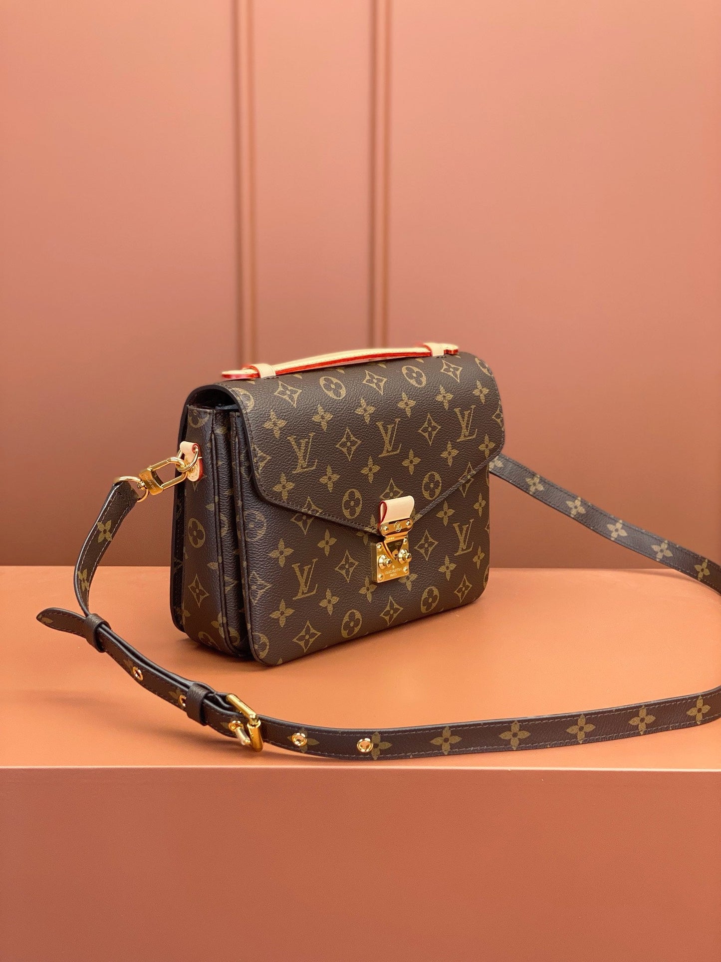 Louis Vuitton Pochette Métis 25 Canvas M44875
