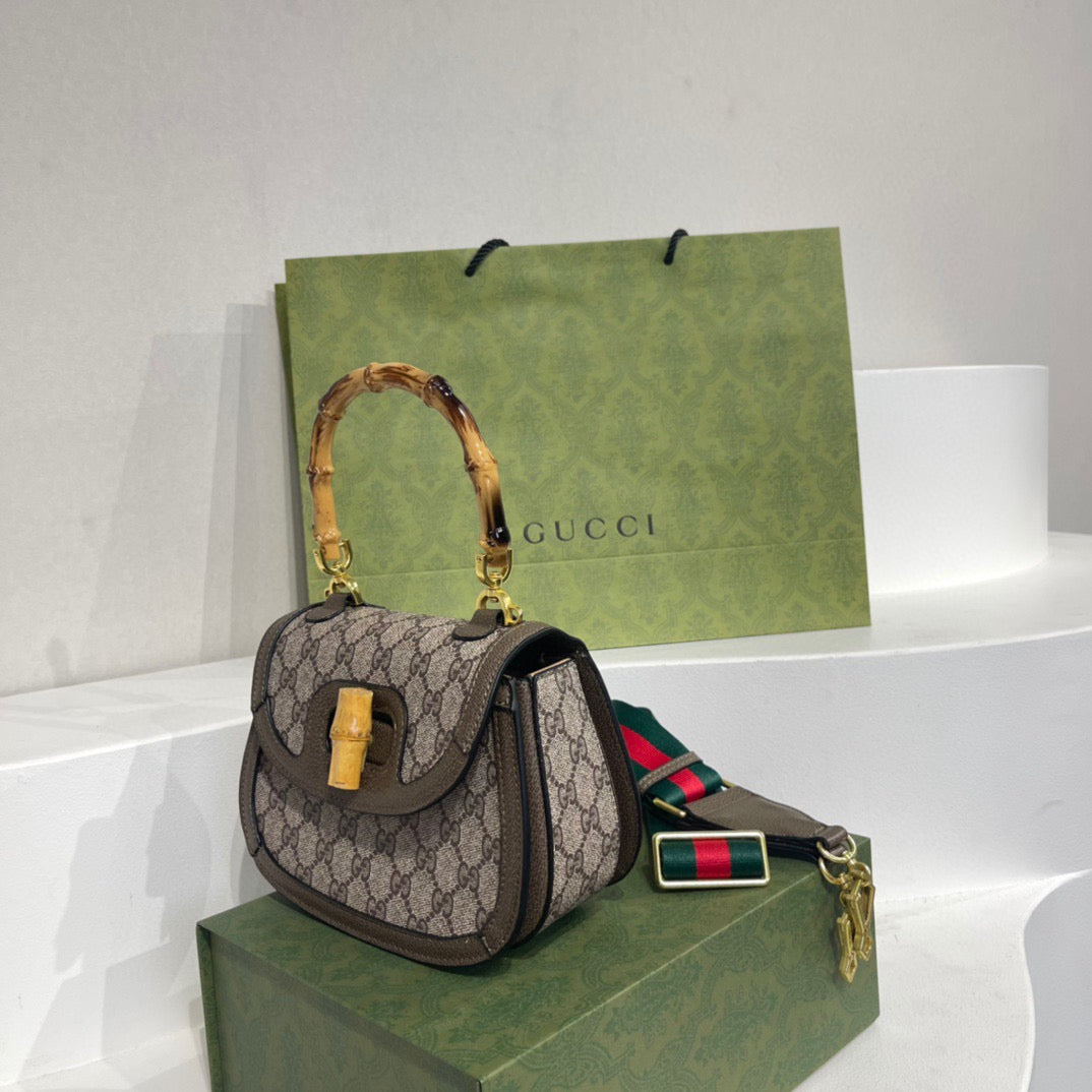 GC379   8.3x5.9x2.8inch