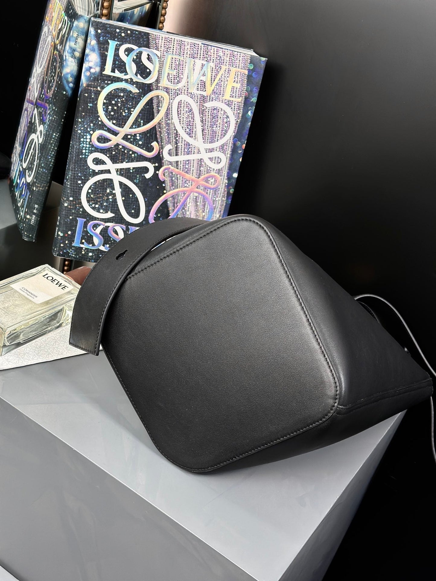 LOEWE 24SS Pebble Bucket Tote Bag, 24.5*23.5*28cm