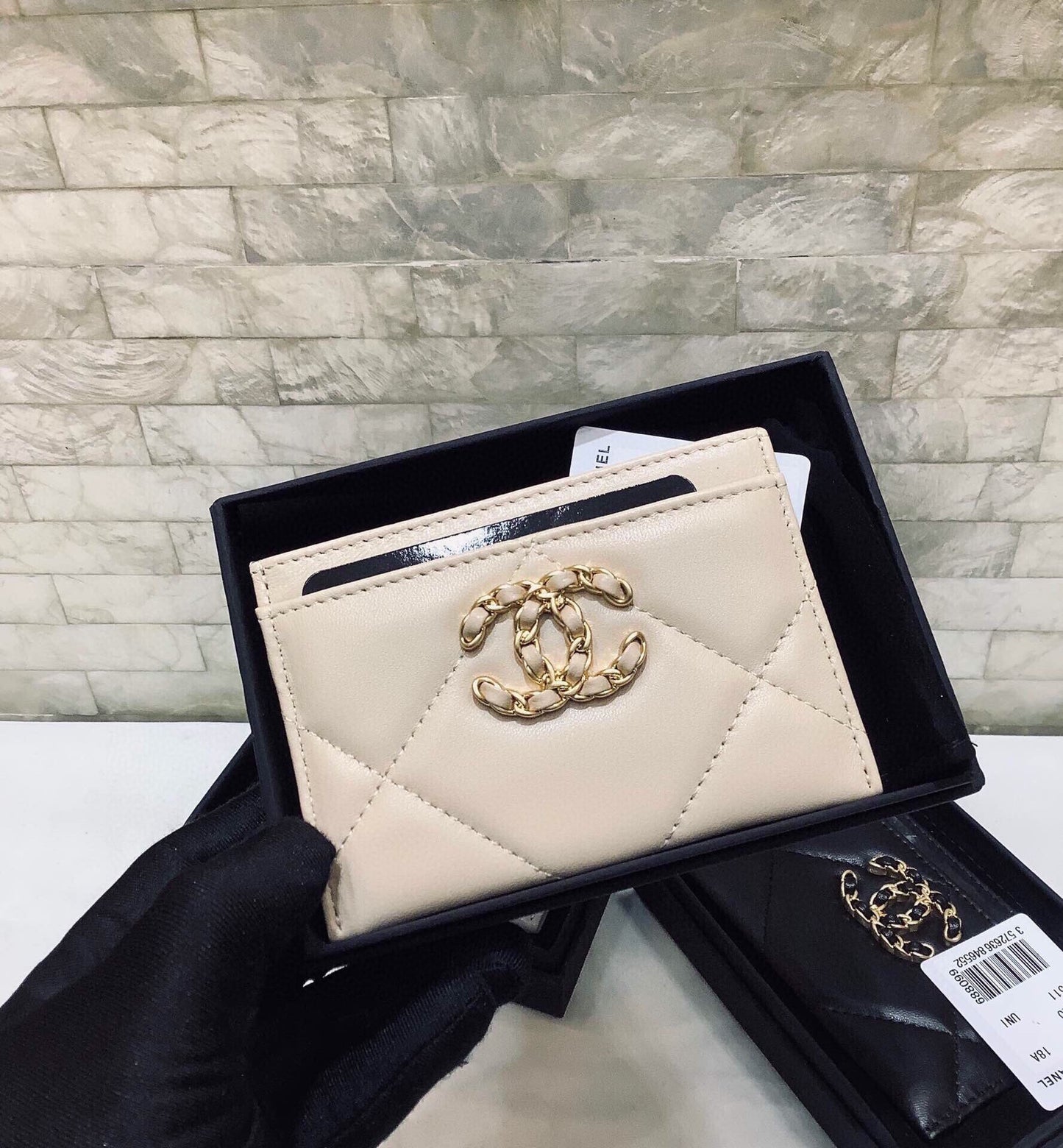 cc CO-CO 19 Card Holder Wallet 11cm/4.3in Gold Toned Hardware For Women Beige