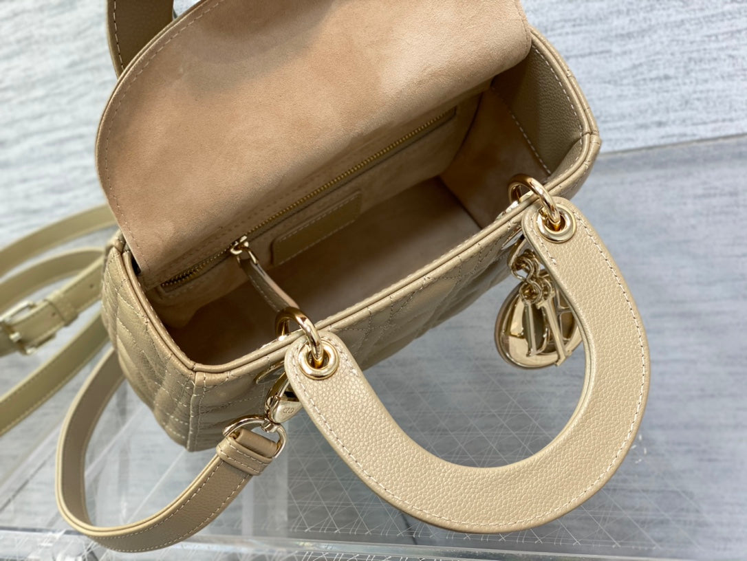 DIOR LADY 20CM BEIGE